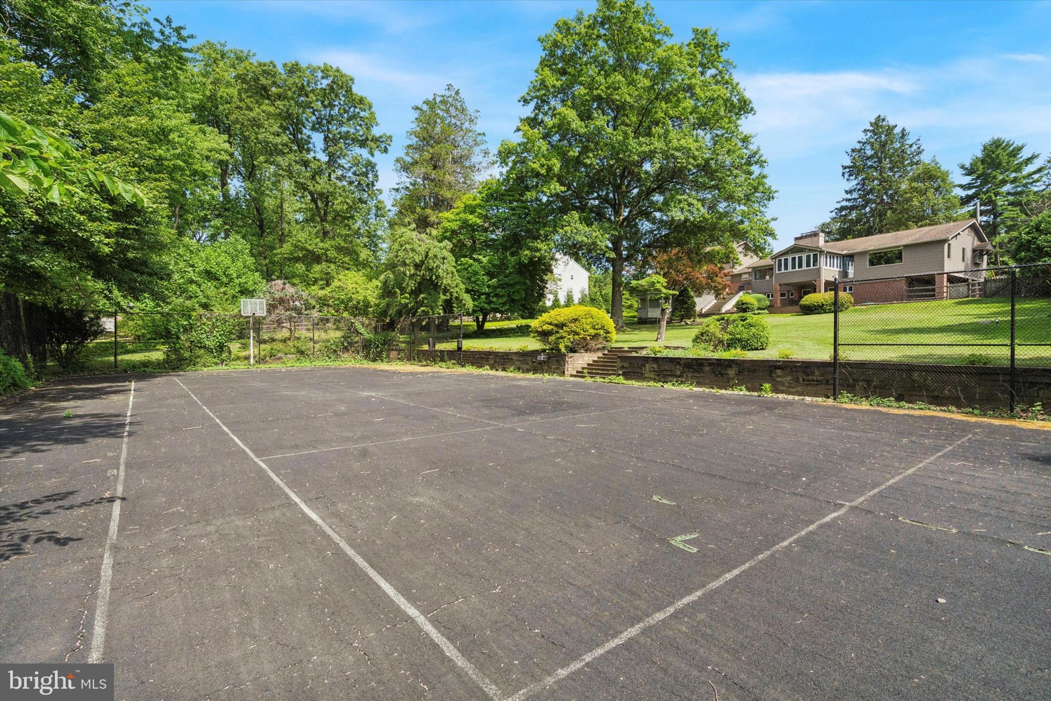 HUNTINGDON VALLEY - Residential