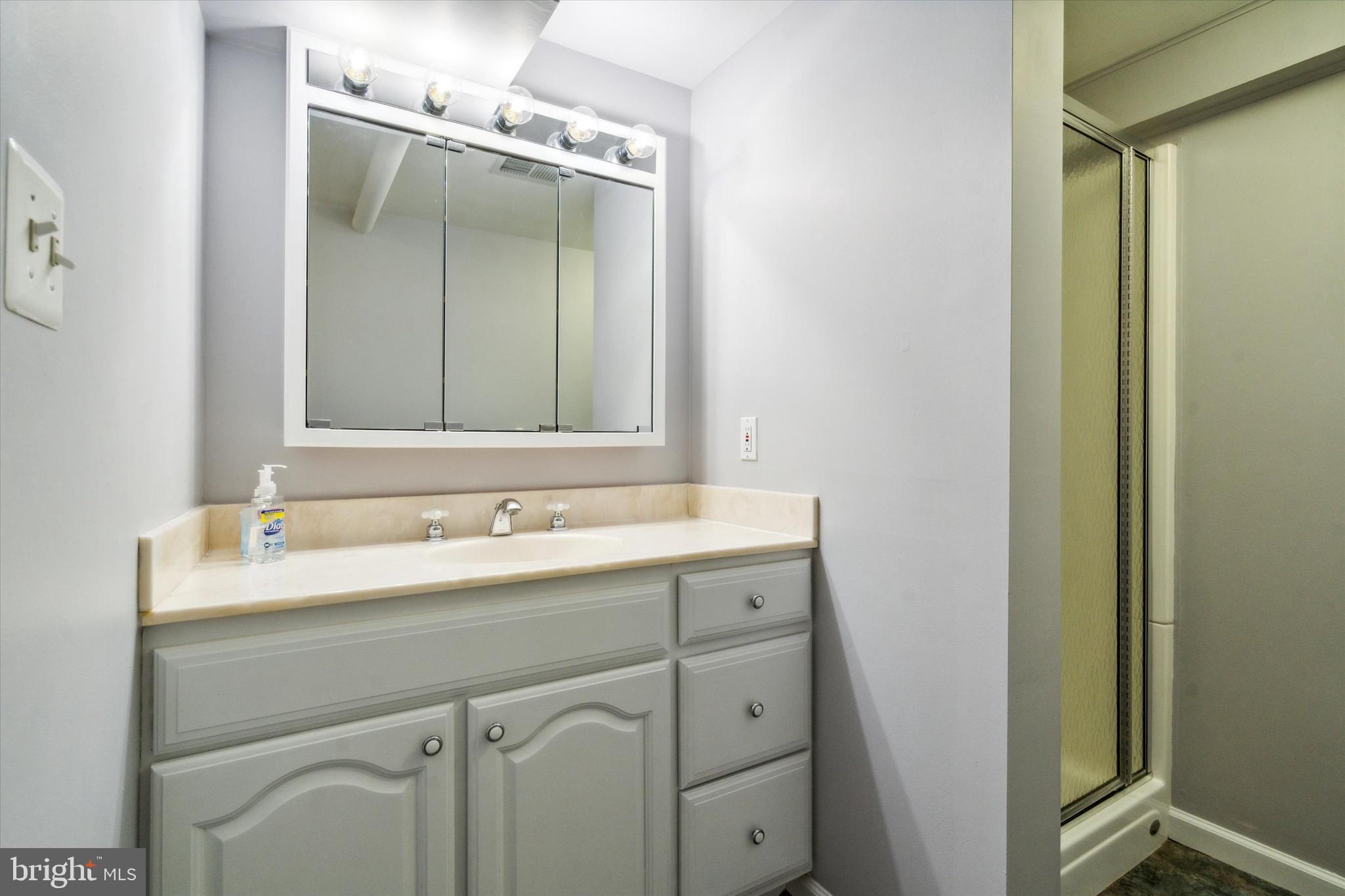 HUNTINGDON VALLEY - Residential