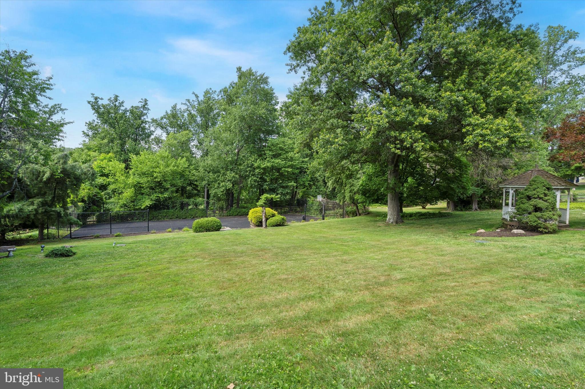 HUNTINGDON VALLEY - Residential