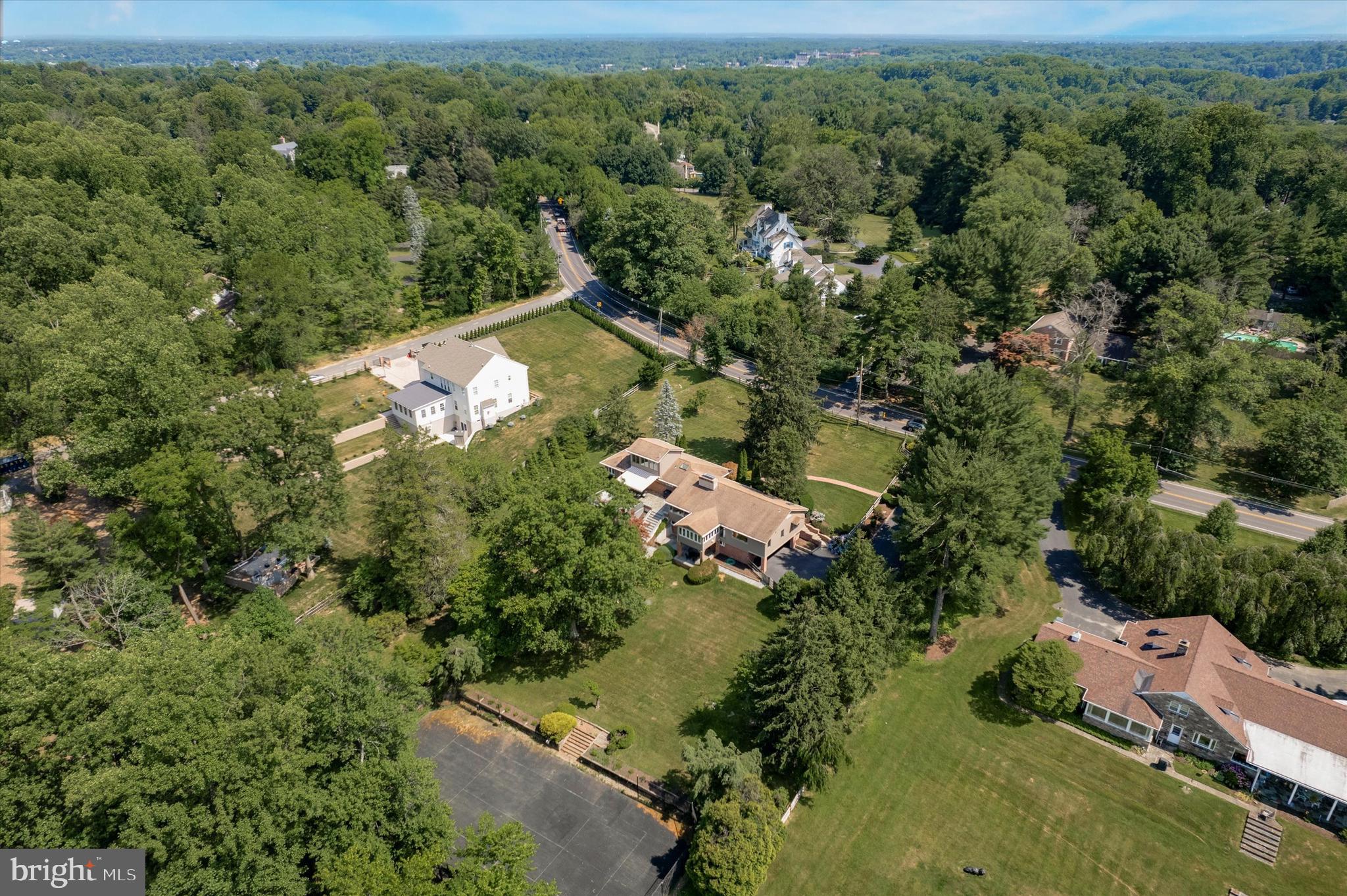 HUNTINGDON VALLEY - Residential
