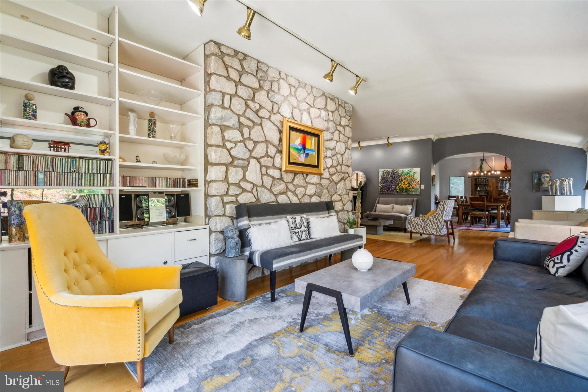 HUNTINGDON VALLEY - Residential