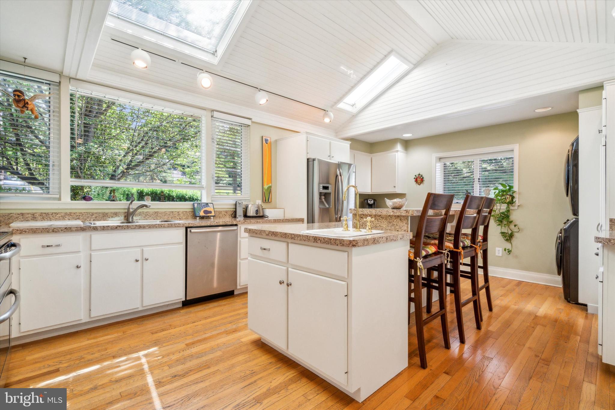 HUNTINGDON VALLEY - Residential