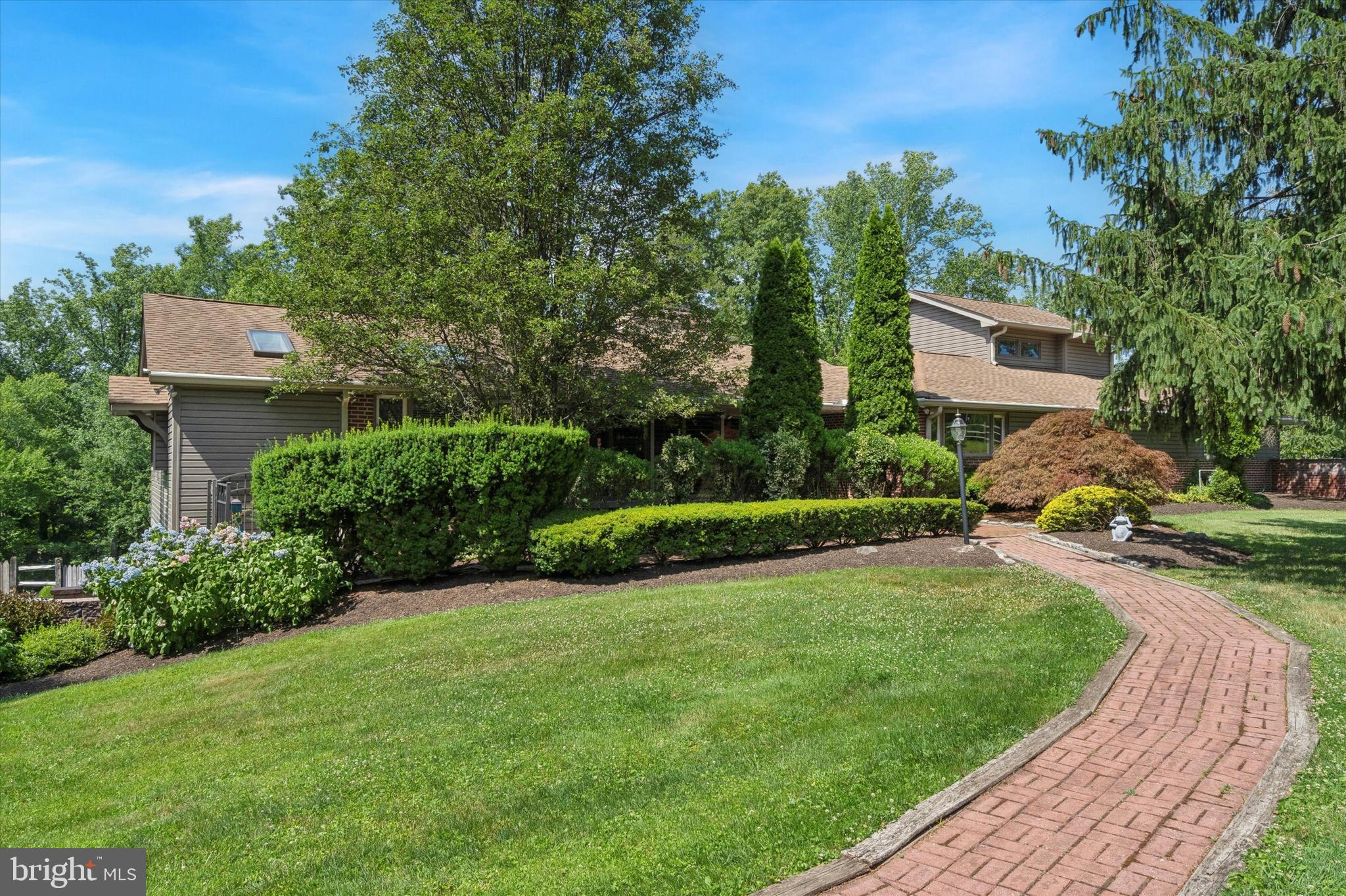 HUNTINGDON VALLEY - Residential
