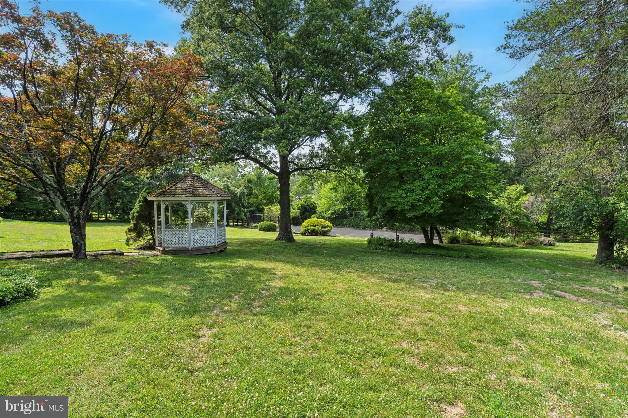 HUNTINGDON VALLEY - Residential
