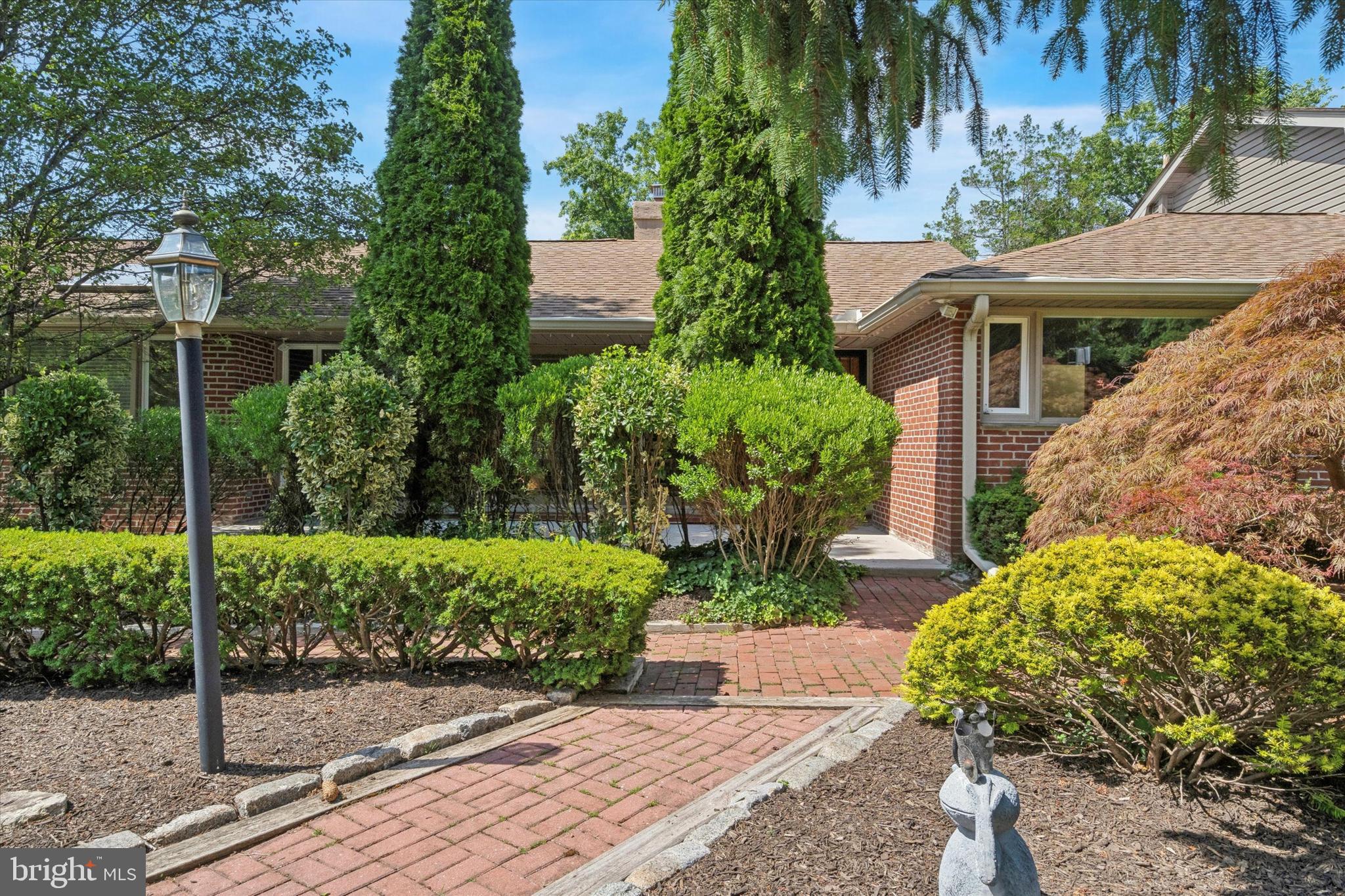 HUNTINGDON VALLEY - Residential