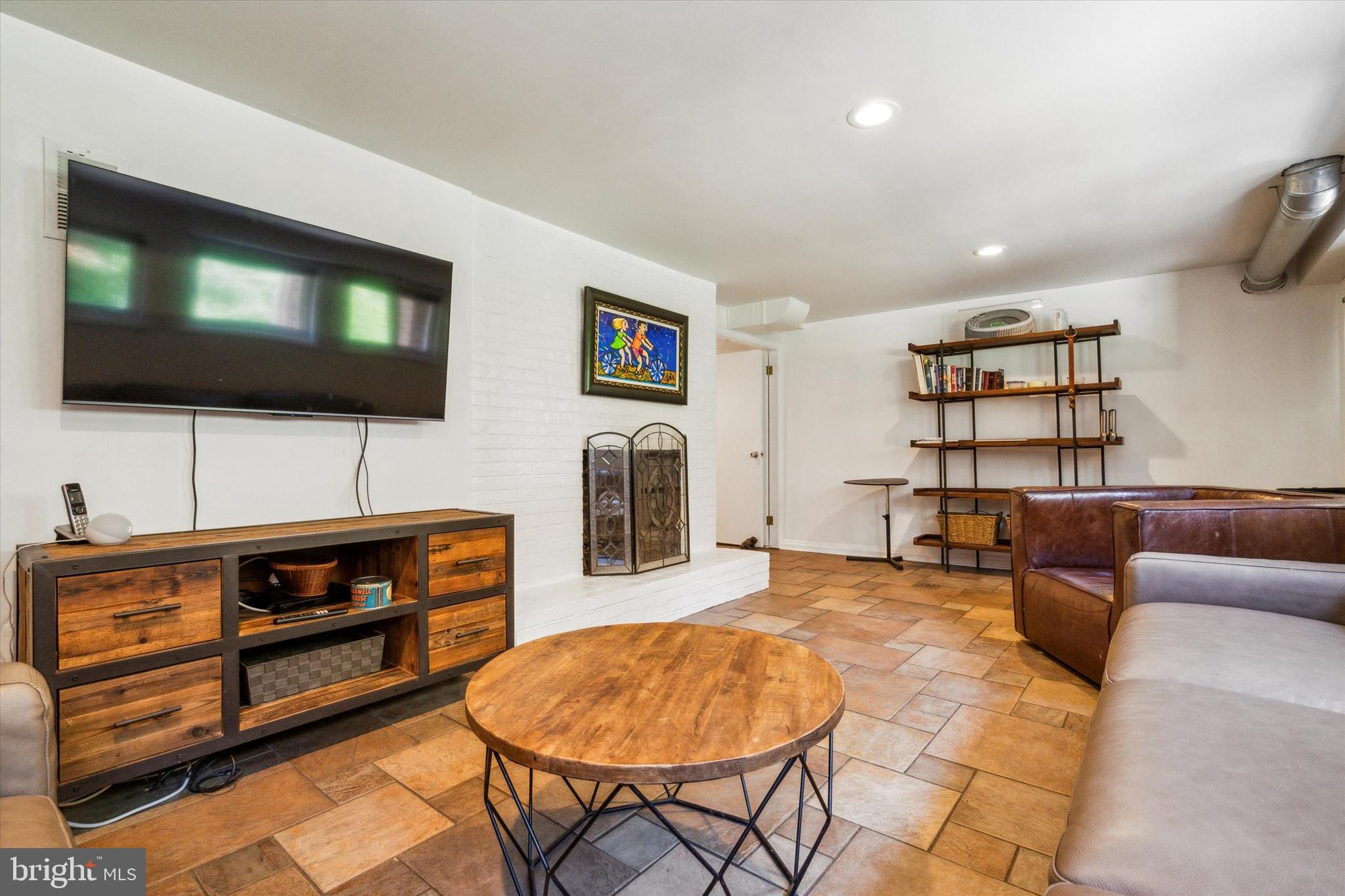 HUNTINGDON VALLEY - Residential