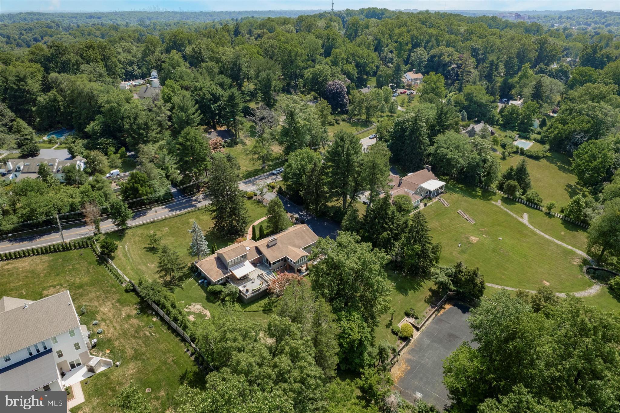 HUNTINGDON VALLEY - Residential