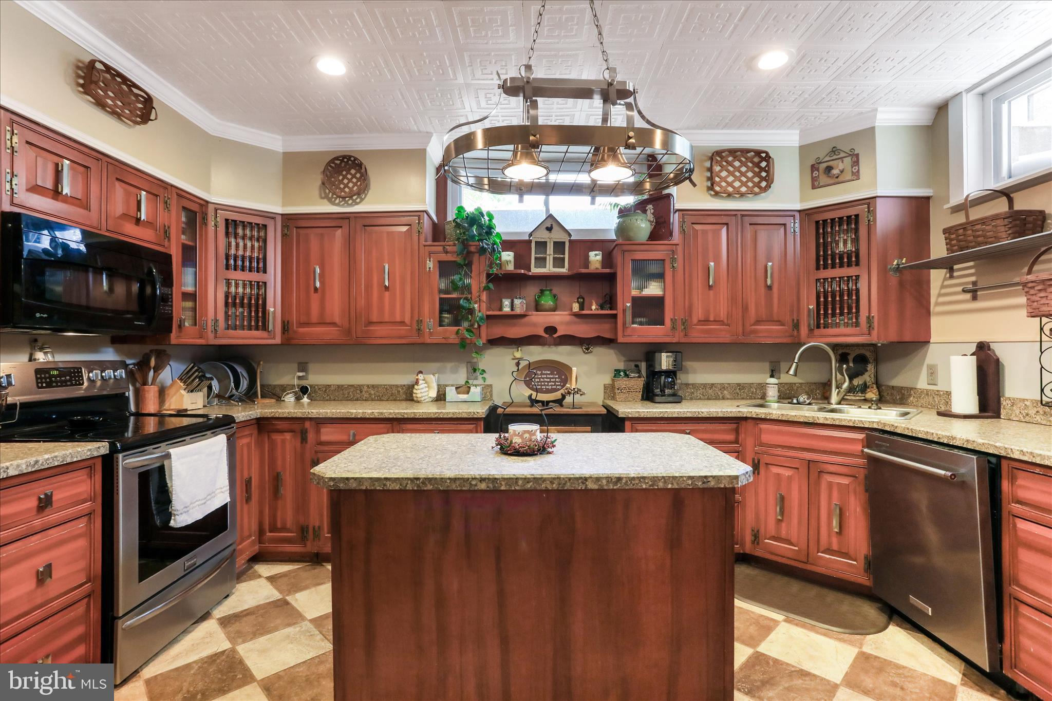 WALKER ROAD - Residential