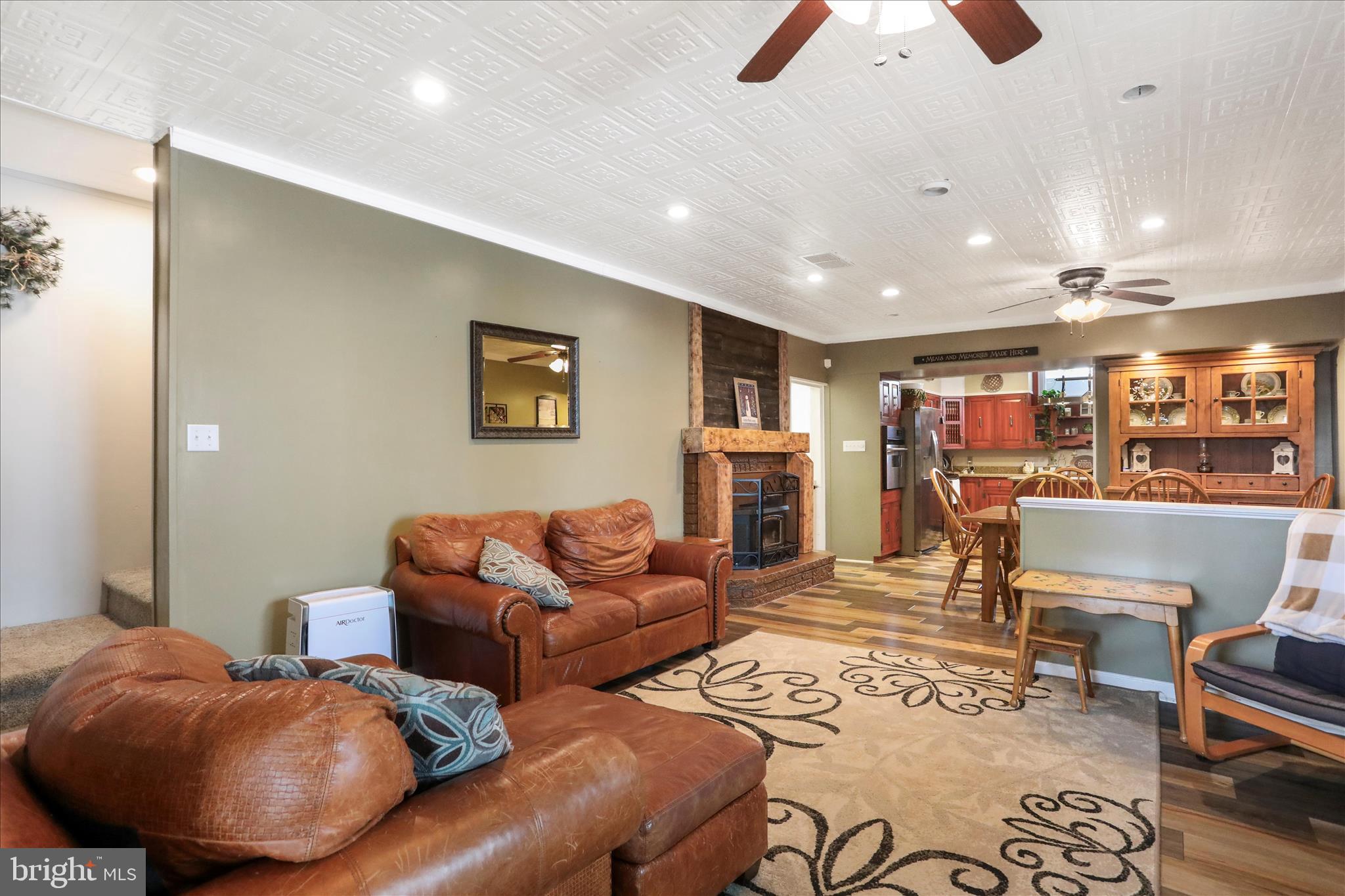 WALKER ROAD - Residential