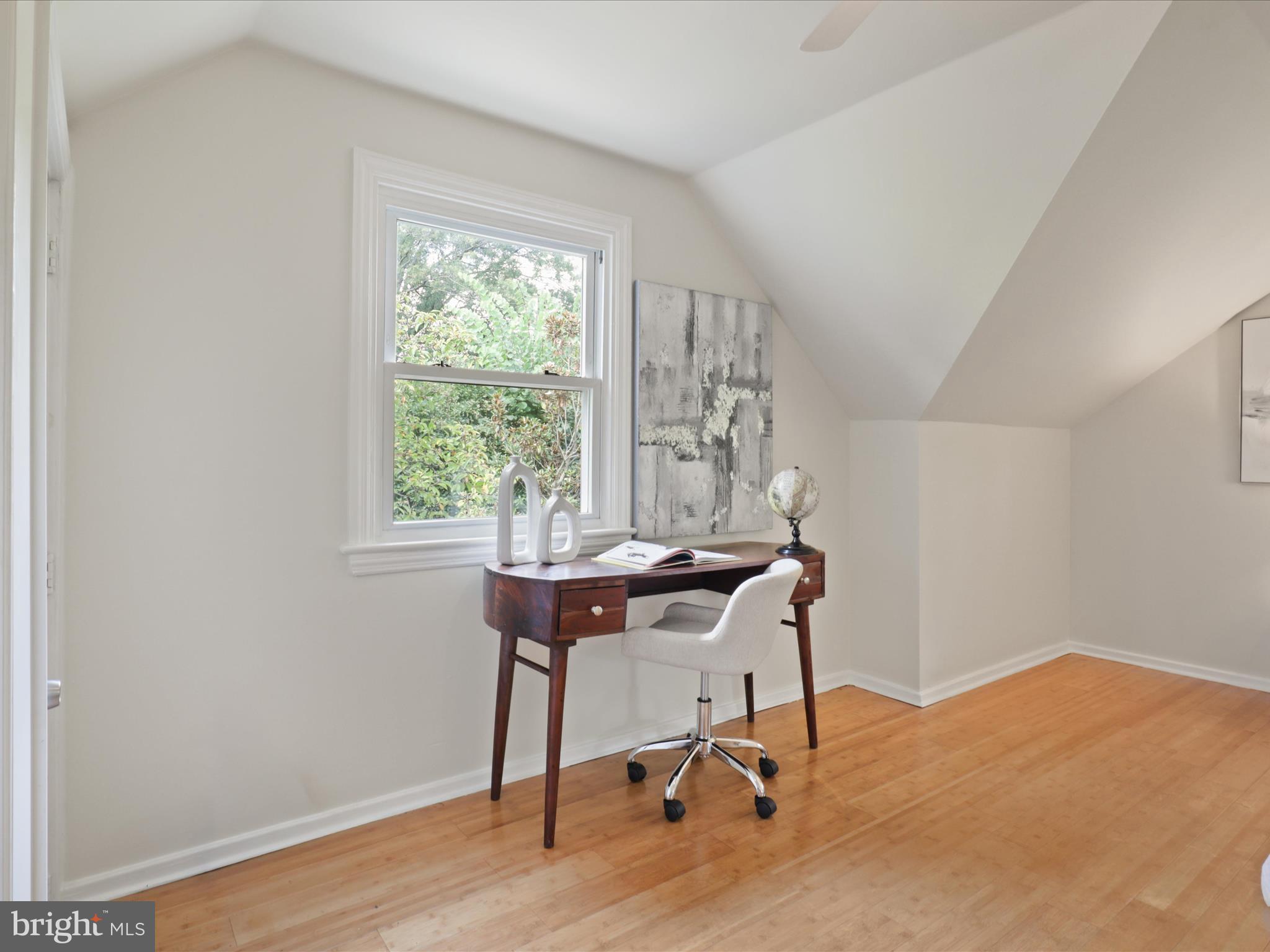 BUCKNELL MANOR - Residential