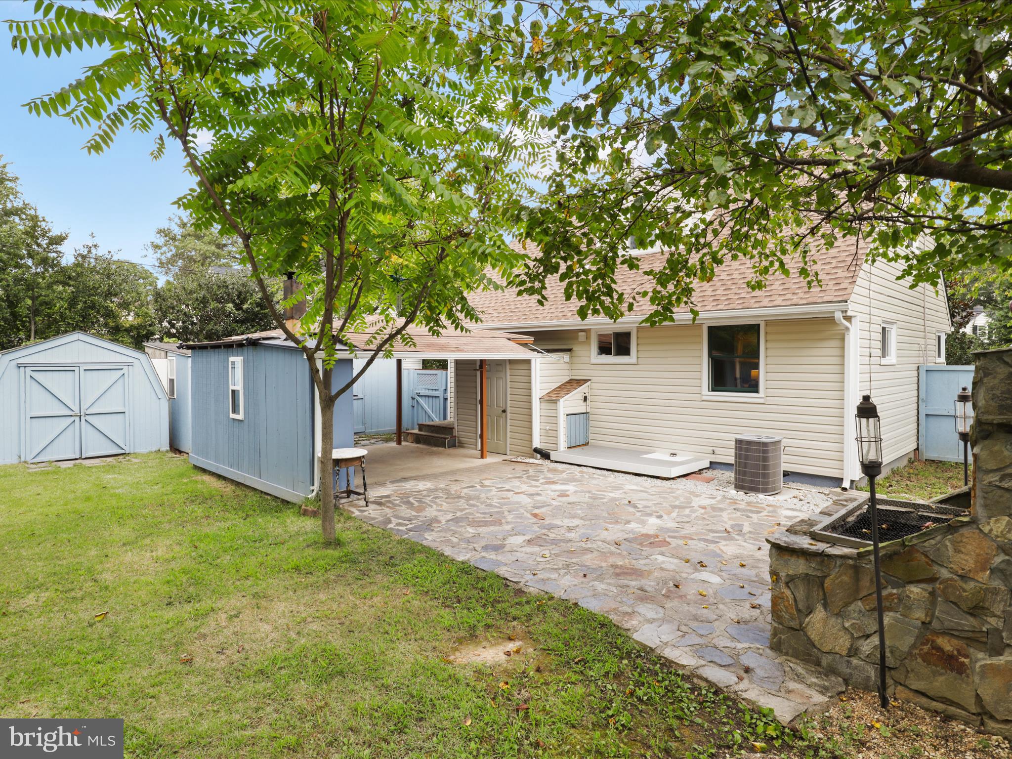 BUCKNELL MANOR - Residential