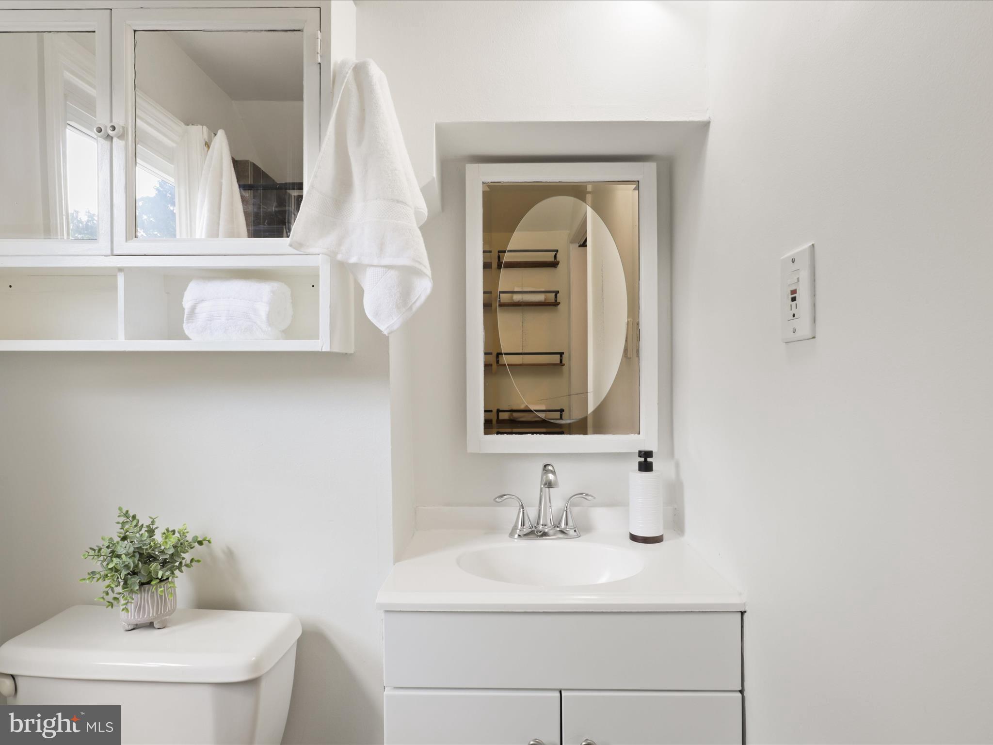 BUCKNELL MANOR - Residential