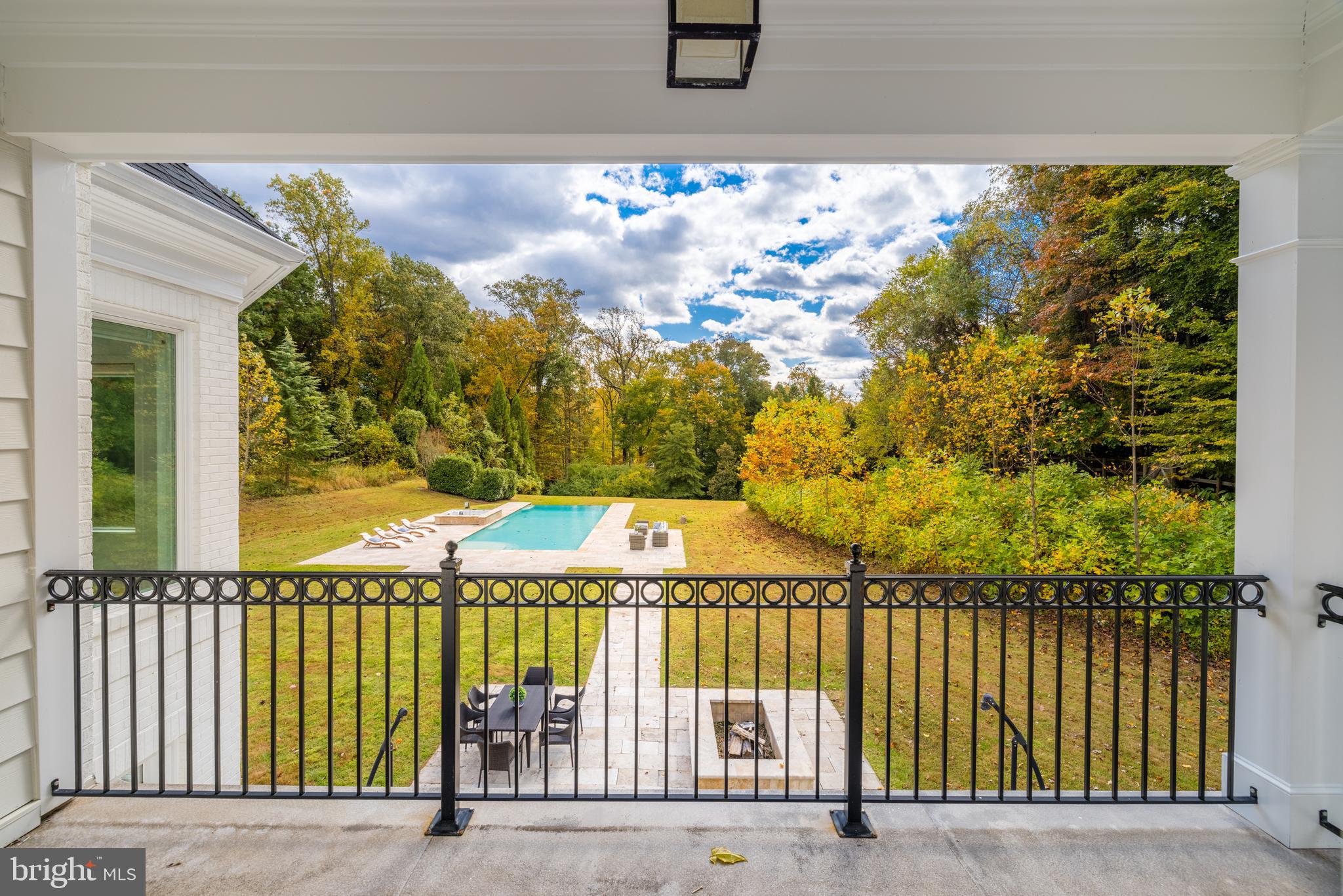 DOWNSCREST - Residential