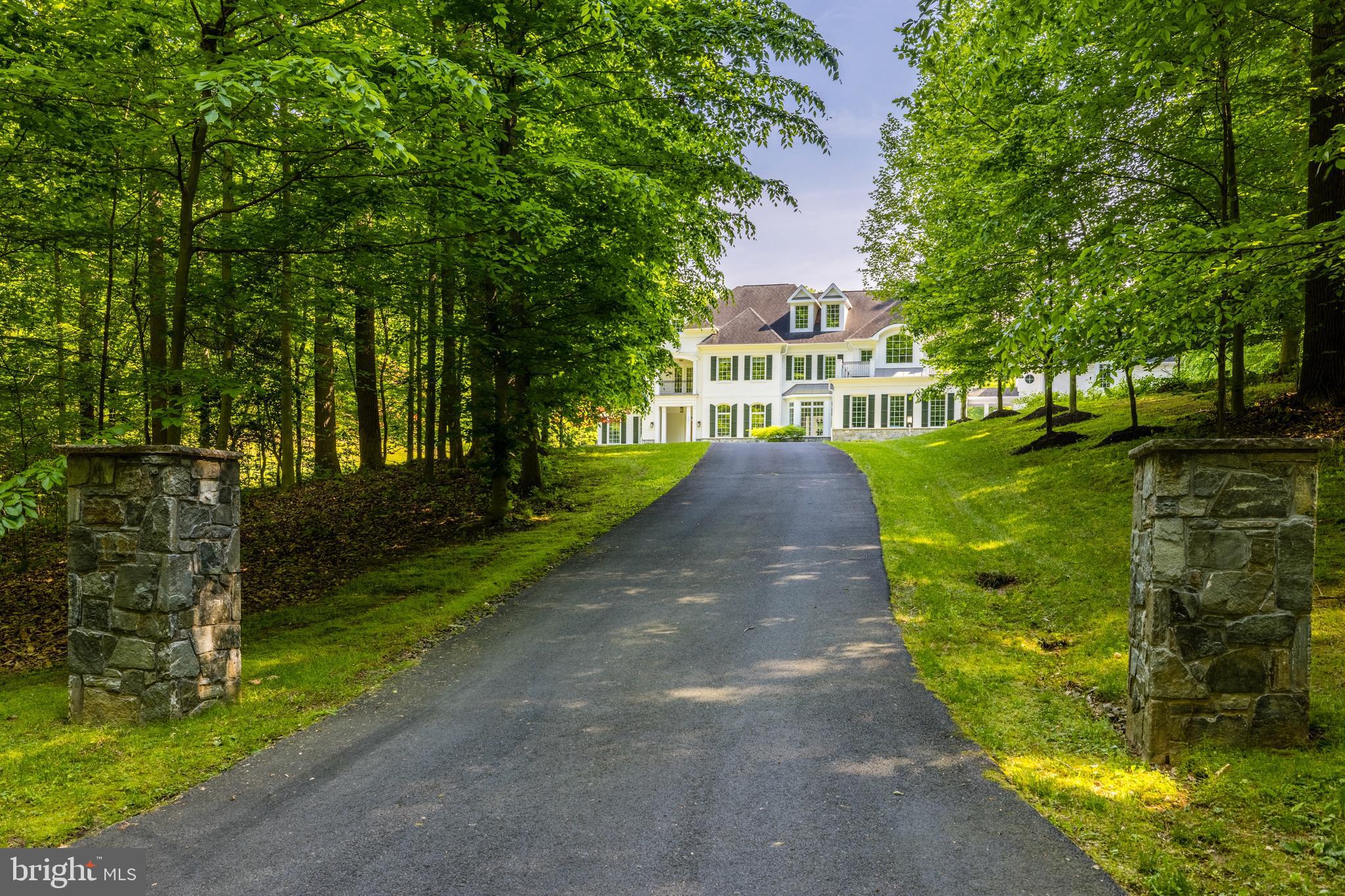 DOWNSCREST - Residential