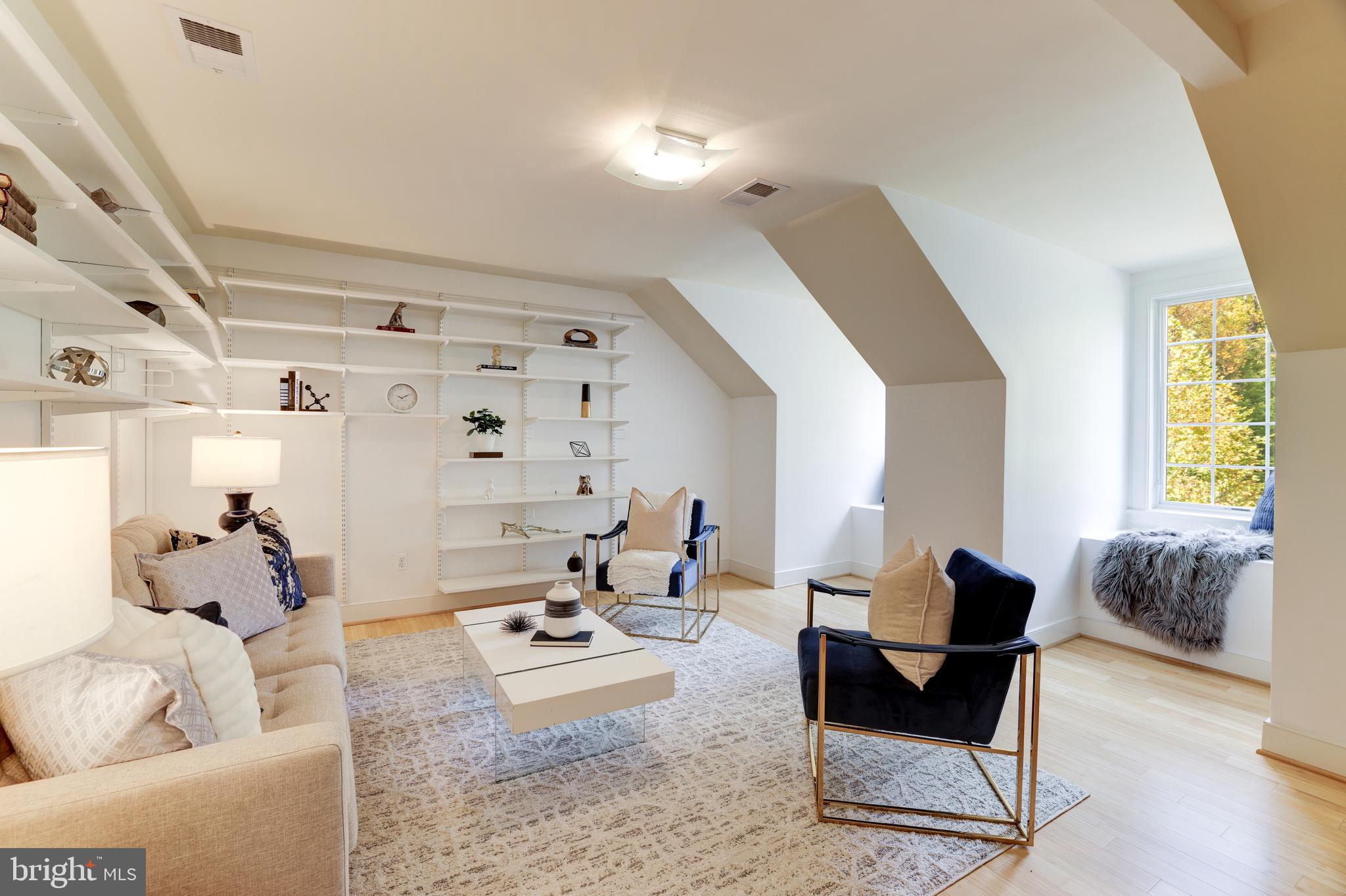 DOWNSCREST - Residential