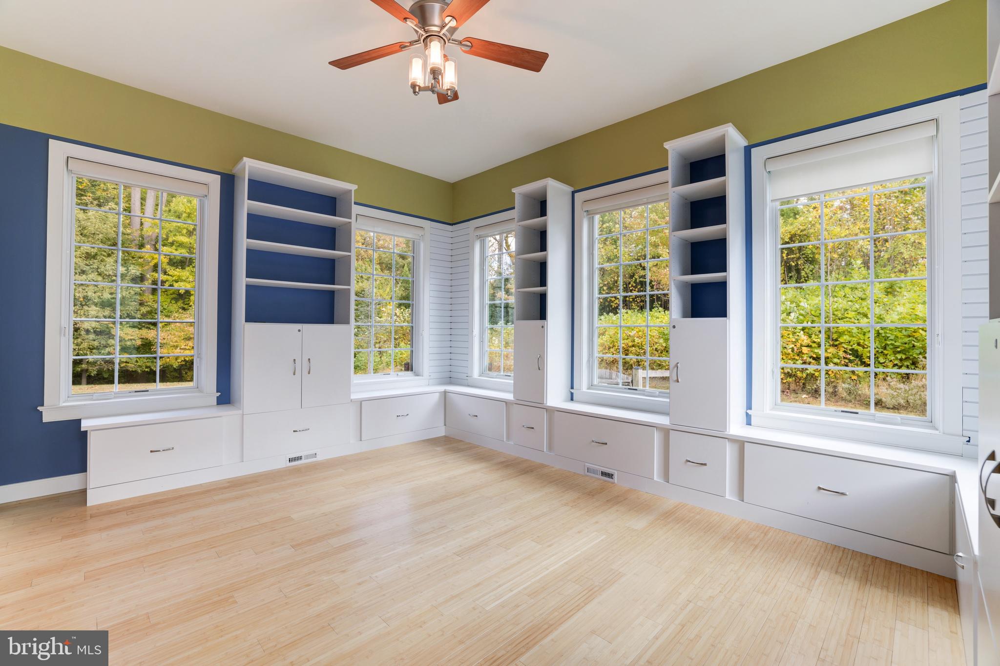 DOWNSCREST - Residential