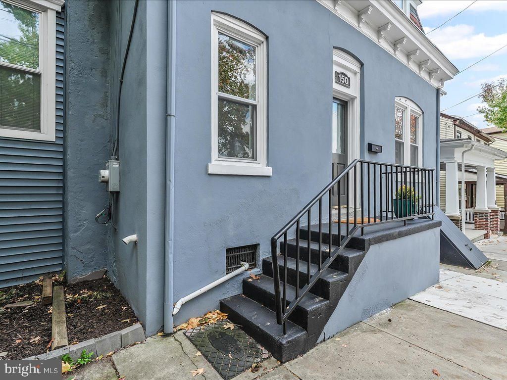 Photo of 150 Walnut Street, POTTSTOWN, PA 19464 (MLS # PAMC2158862)