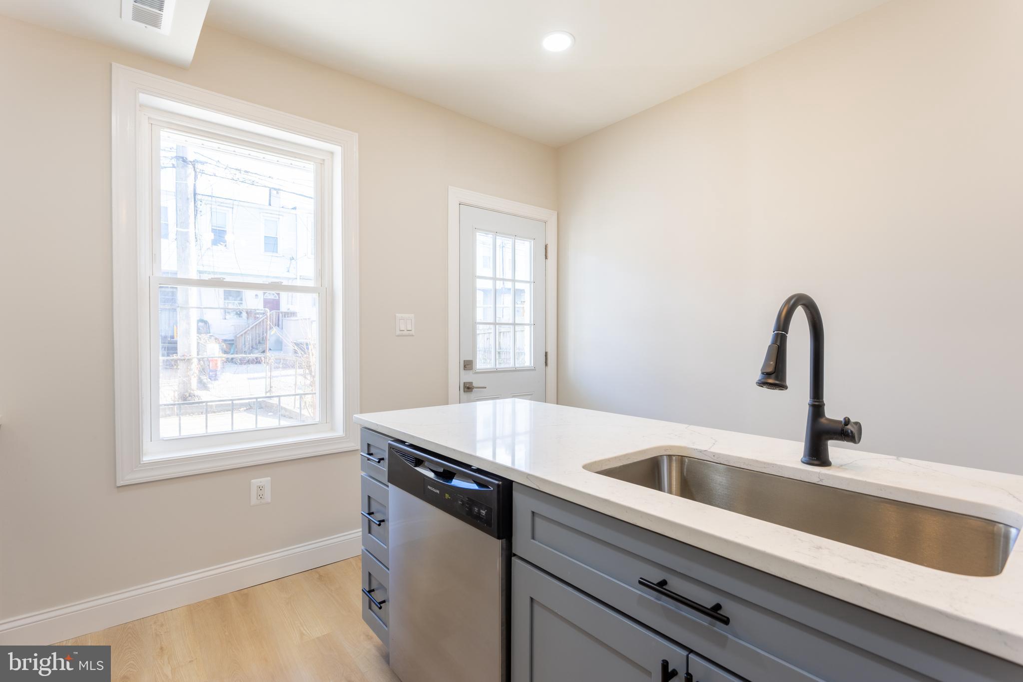 GREEKTOWN - Residential