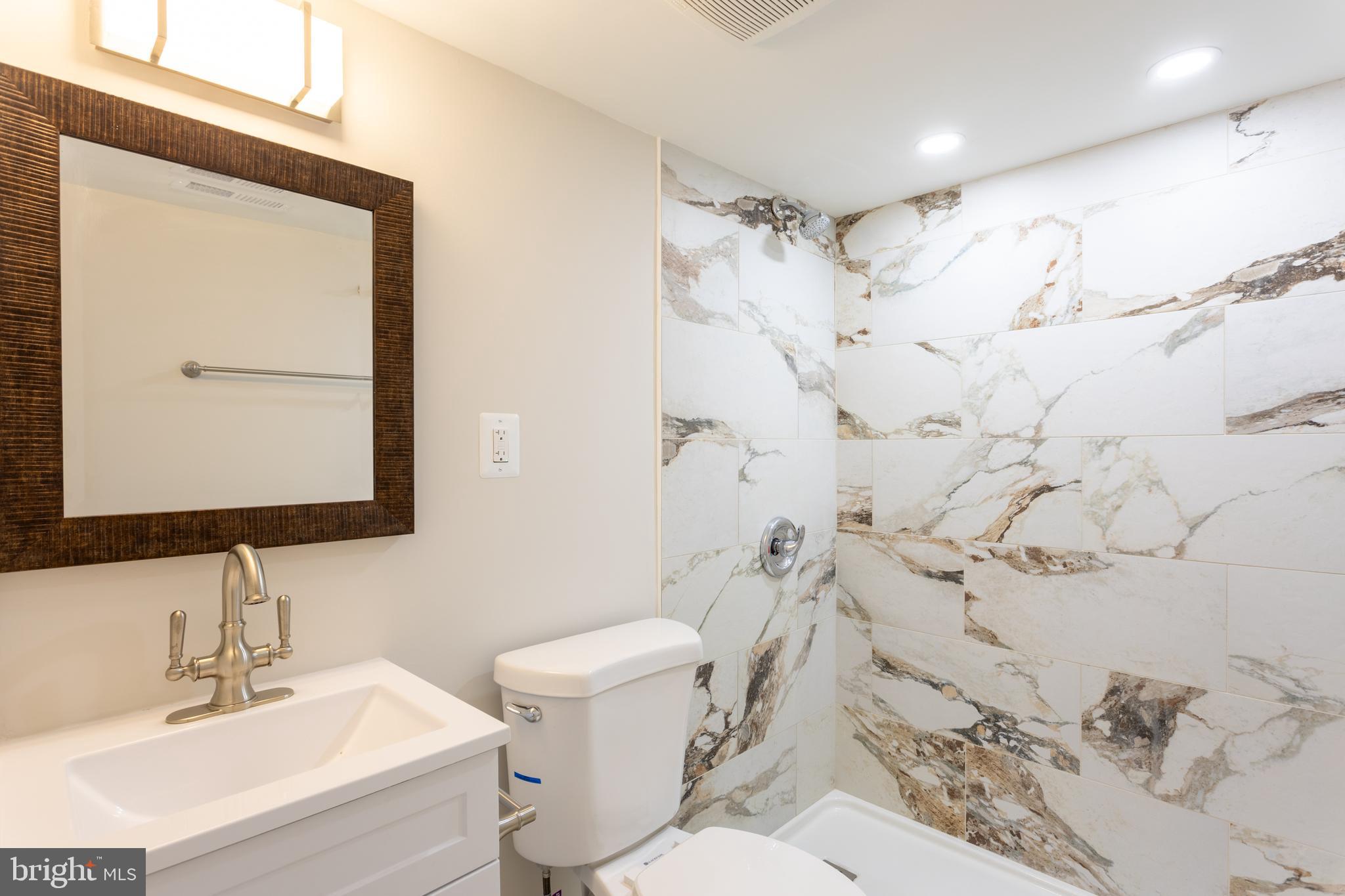 GREEKTOWN - Residential