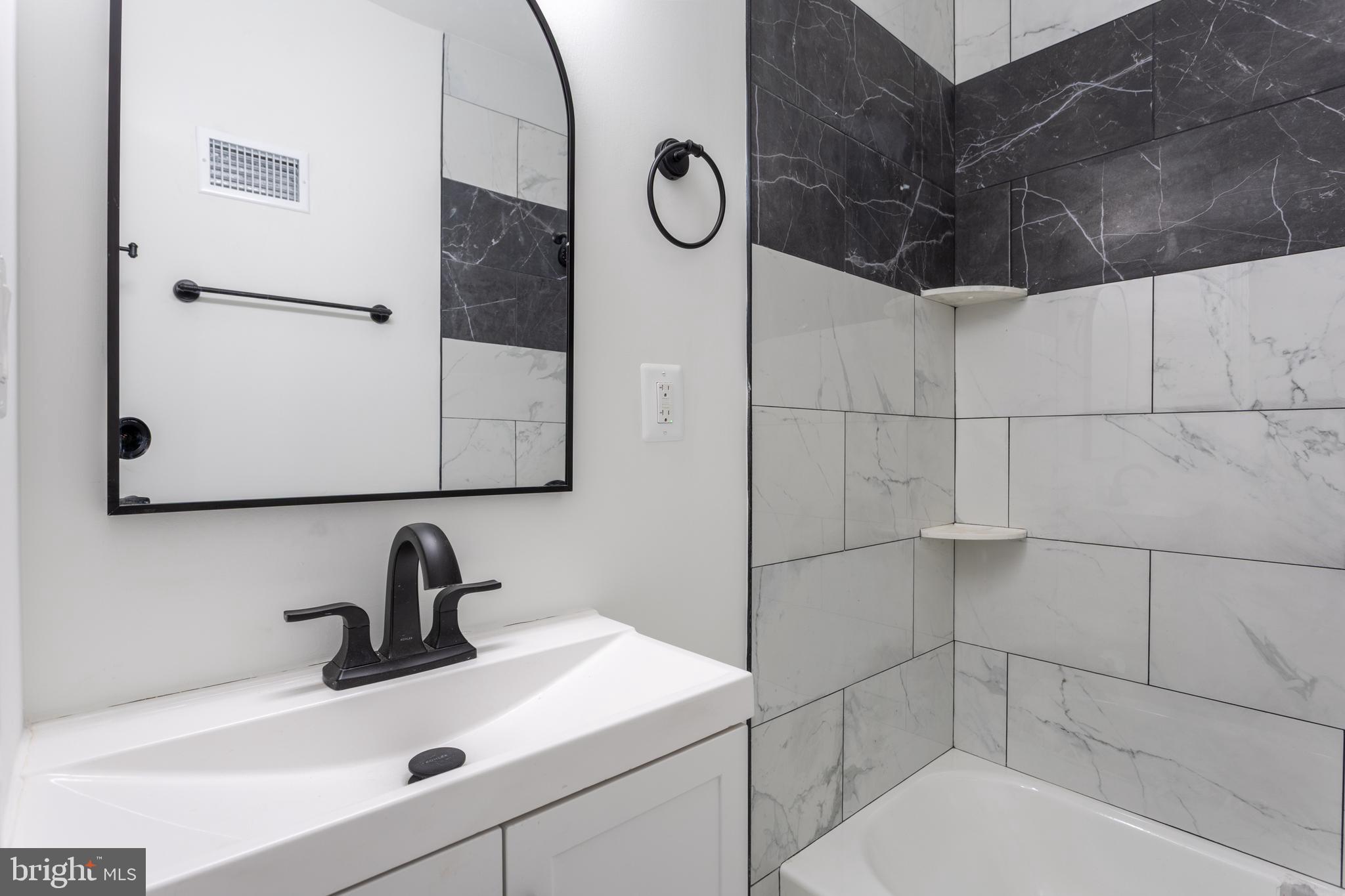 GREEKTOWN - Residential