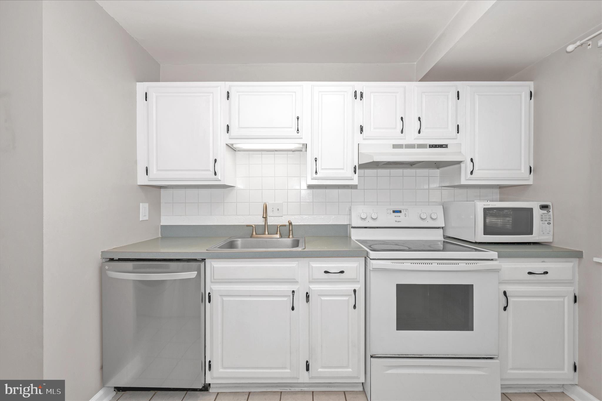 MARYLAND PLACE - Residential