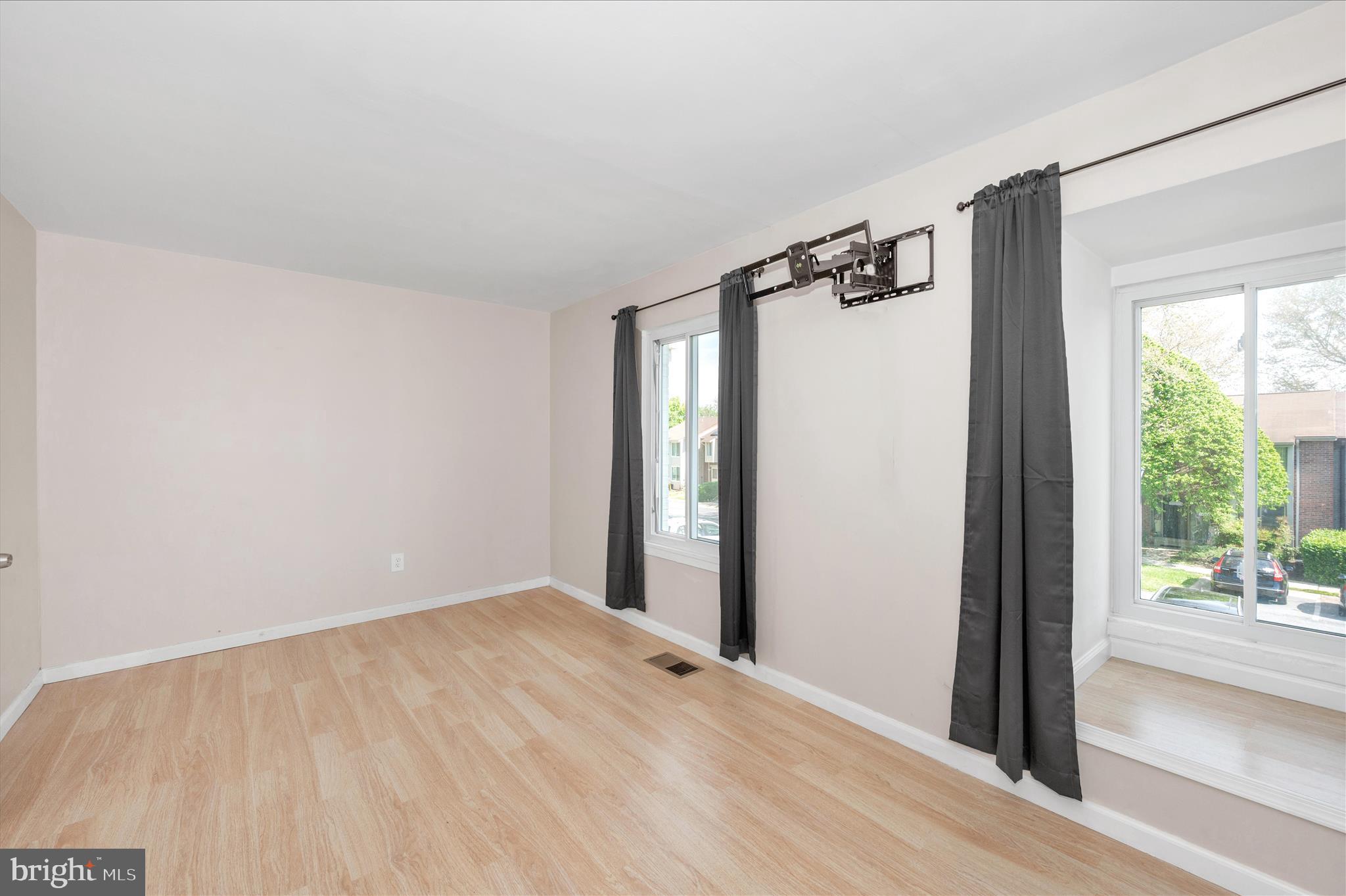 MARYLAND PLACE - Residential