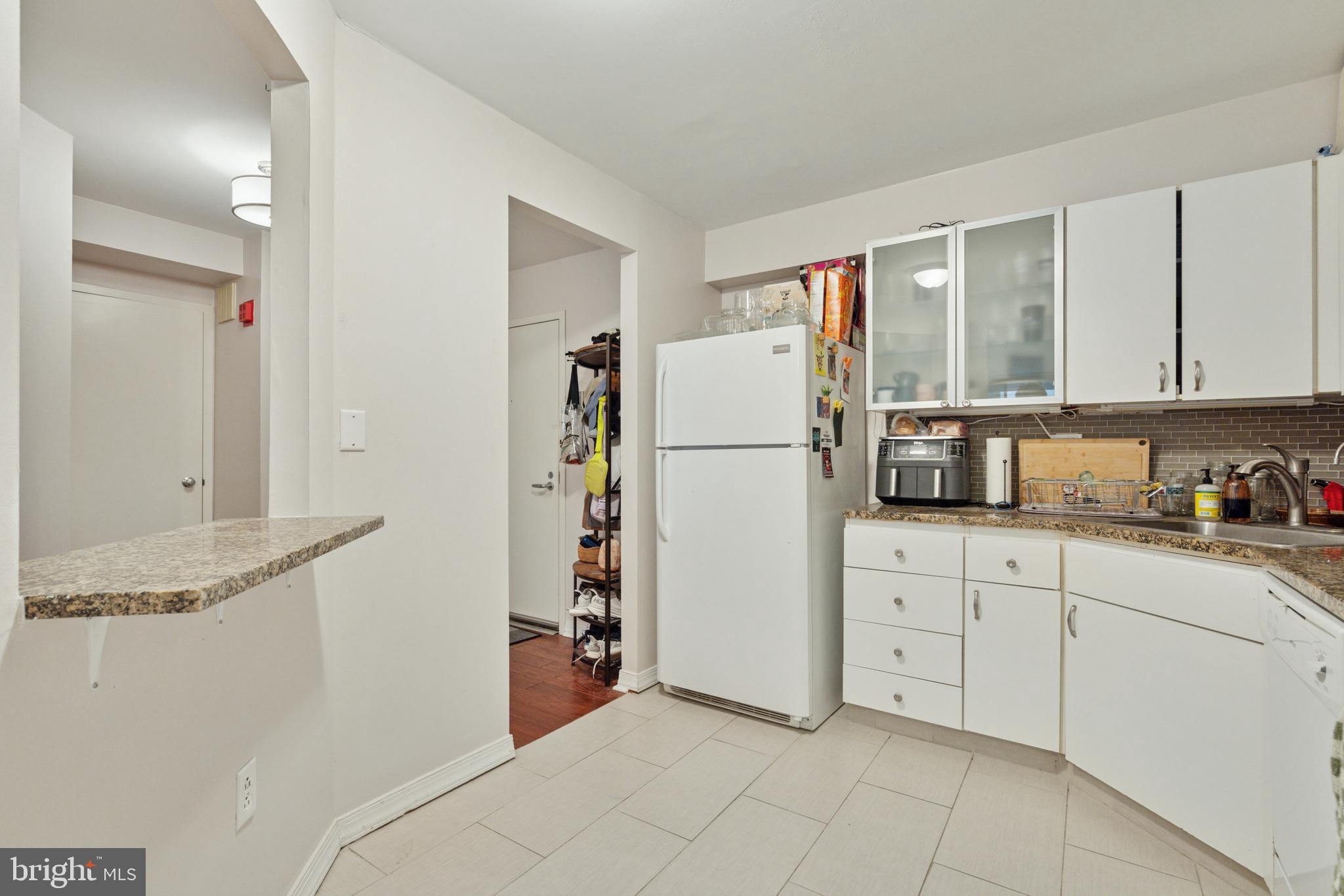 WASHINGTON SQ - Residential Lease