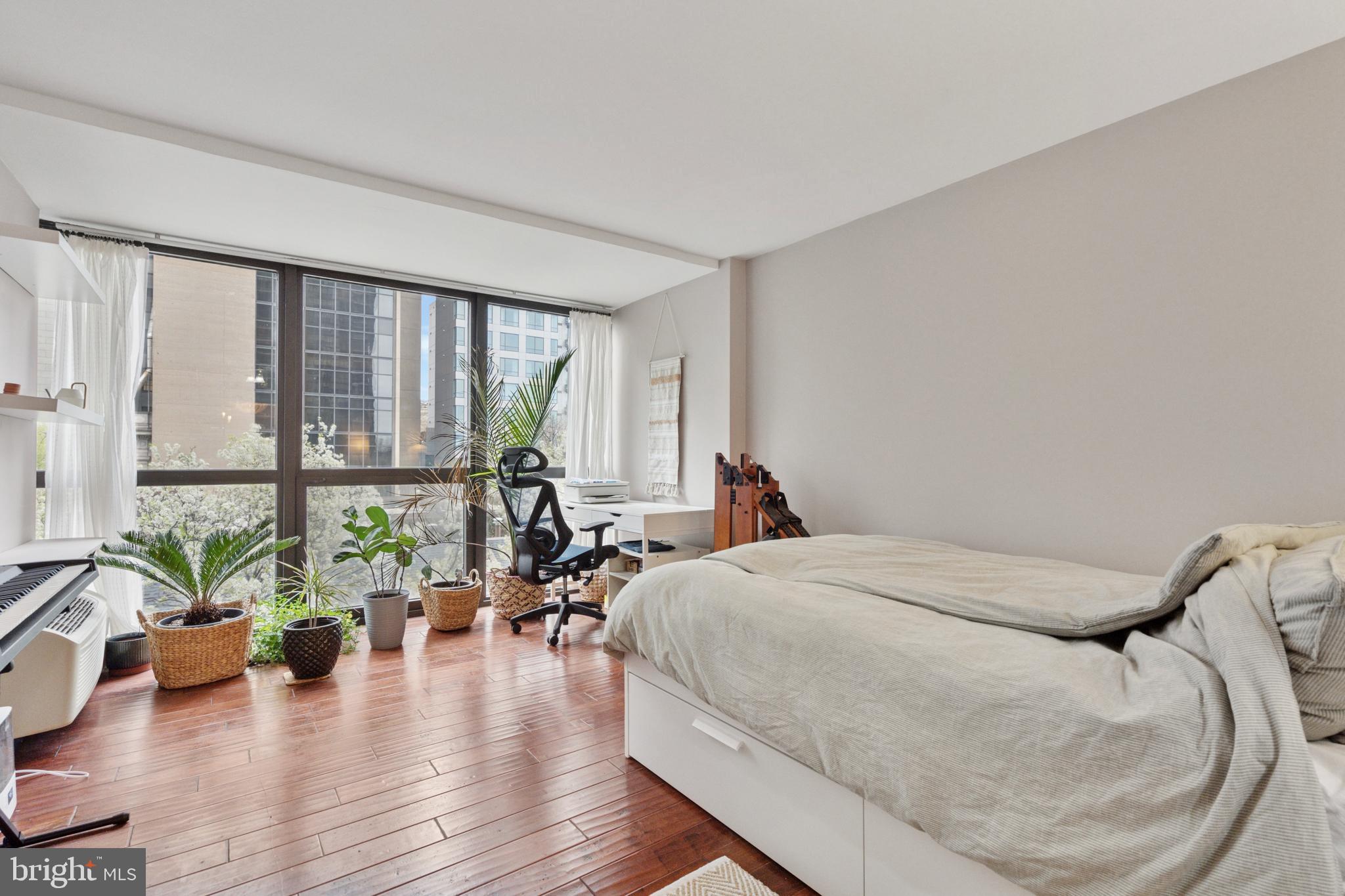 WASHINGTON SQ - Residential Lease