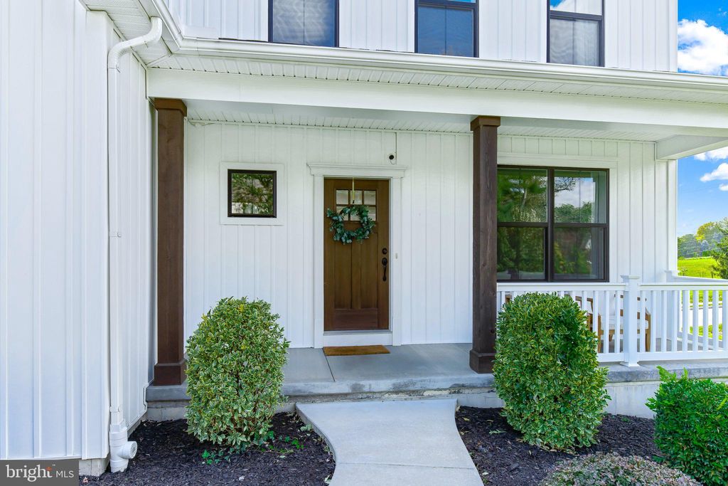 Photo of 19 Springview Drive, LITITZ, PA 17543 (MLS # PALA2058932)