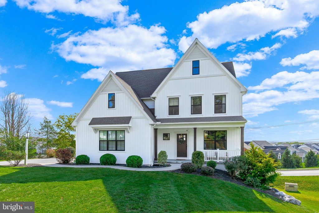 Photo of 19 Springview Drive, LITITZ, PA 17543 (MLS # PALA2058932)