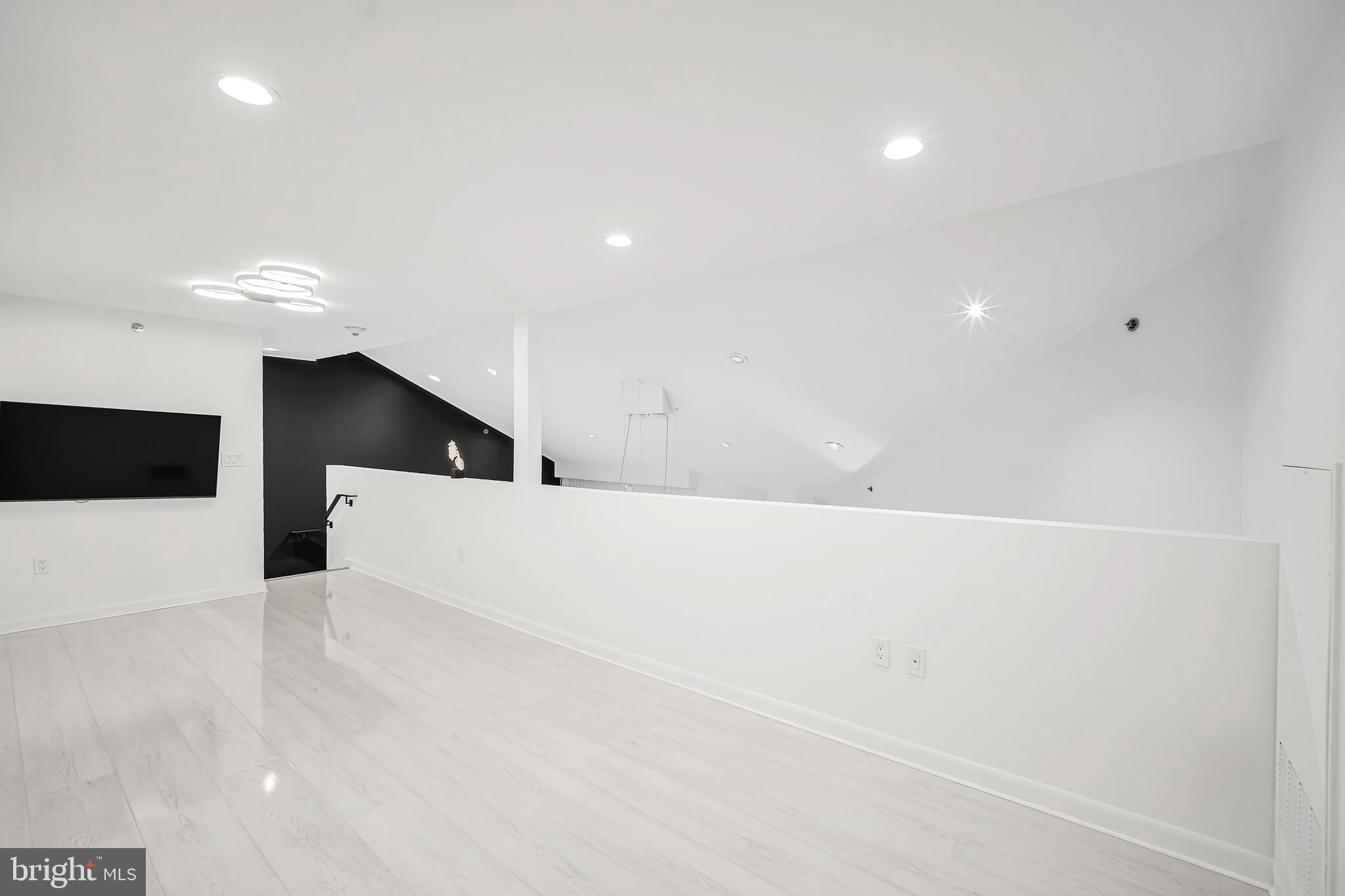 HUNTINGDON PLACE - Residential