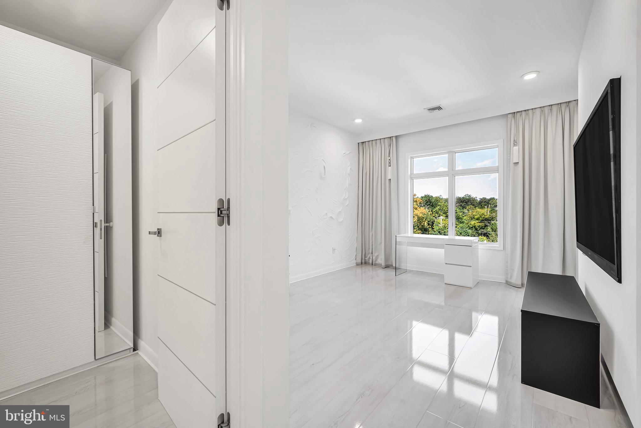 HUNTINGDON PLACE - Residential