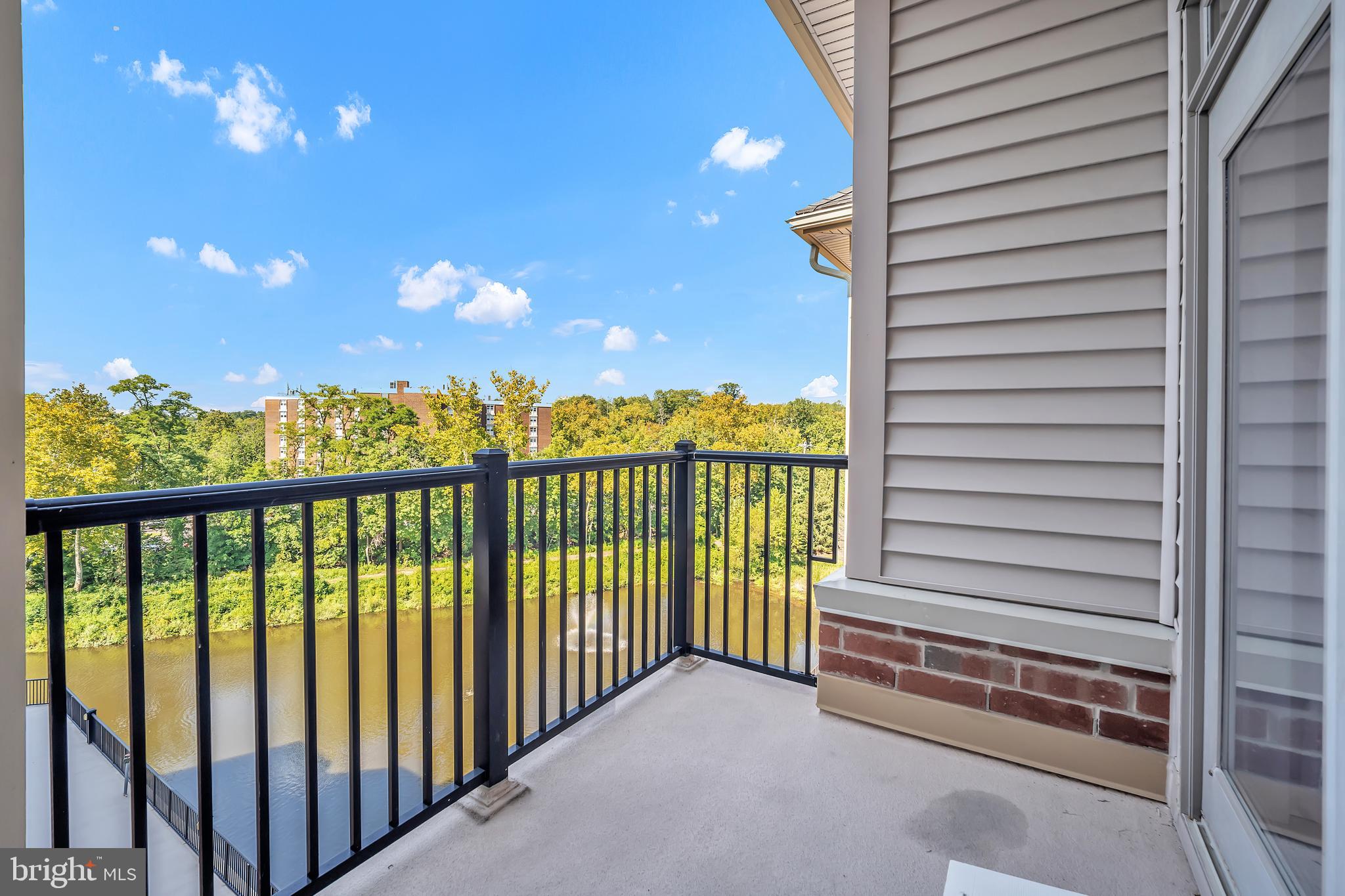 HUNTINGDON PLACE - Residential