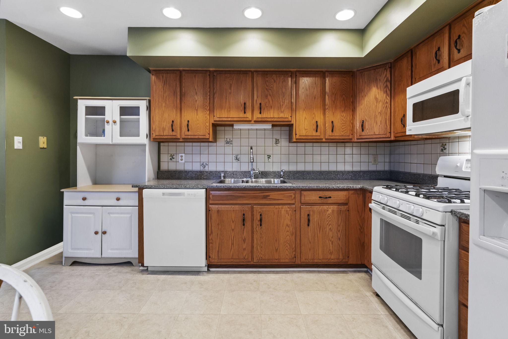 MAPLE SPRINGS - Residential