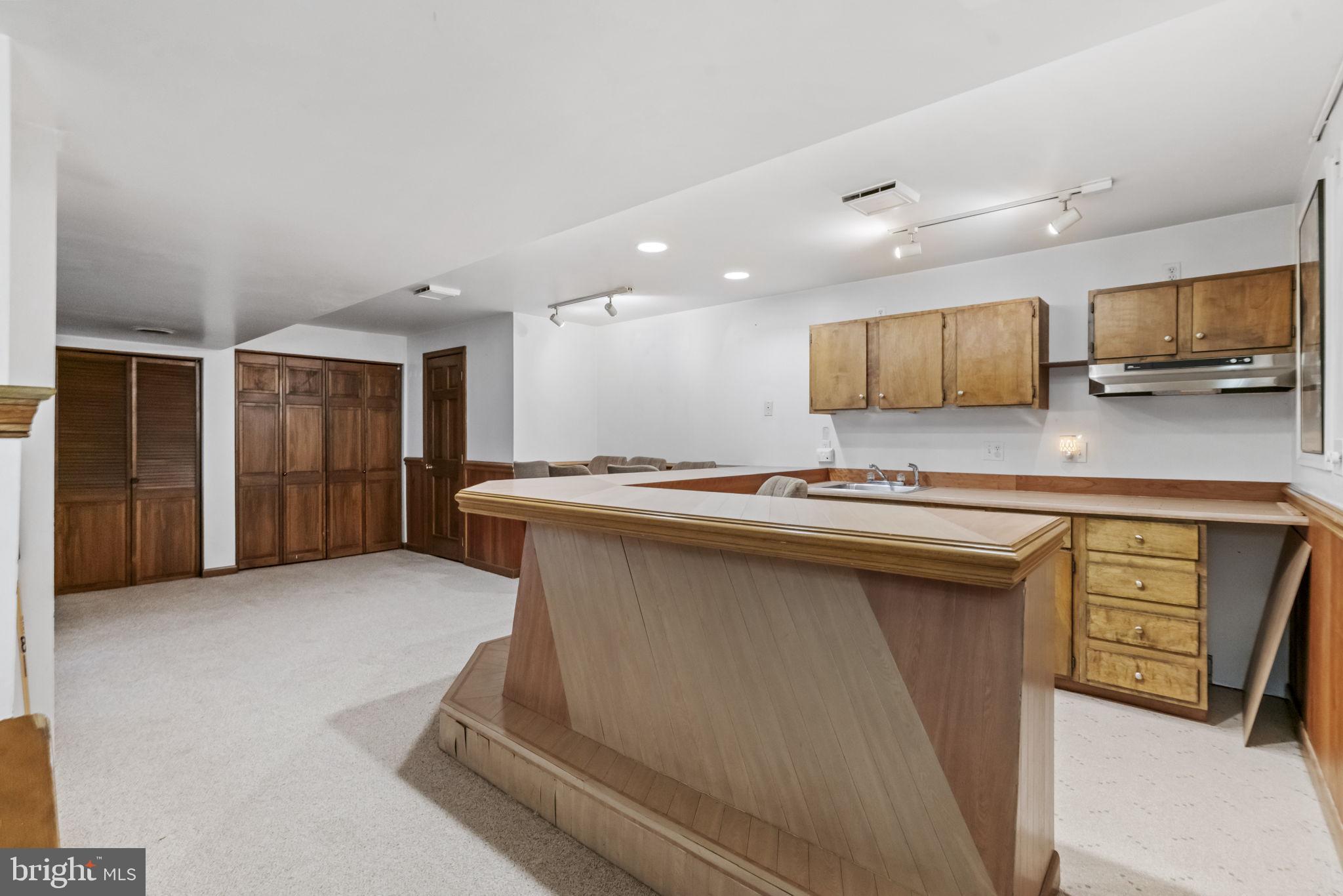 MAPLE SPRINGS - Residential