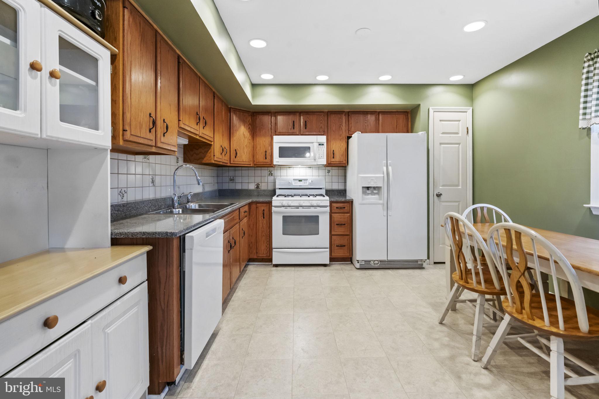 MAPLE SPRINGS - Residential