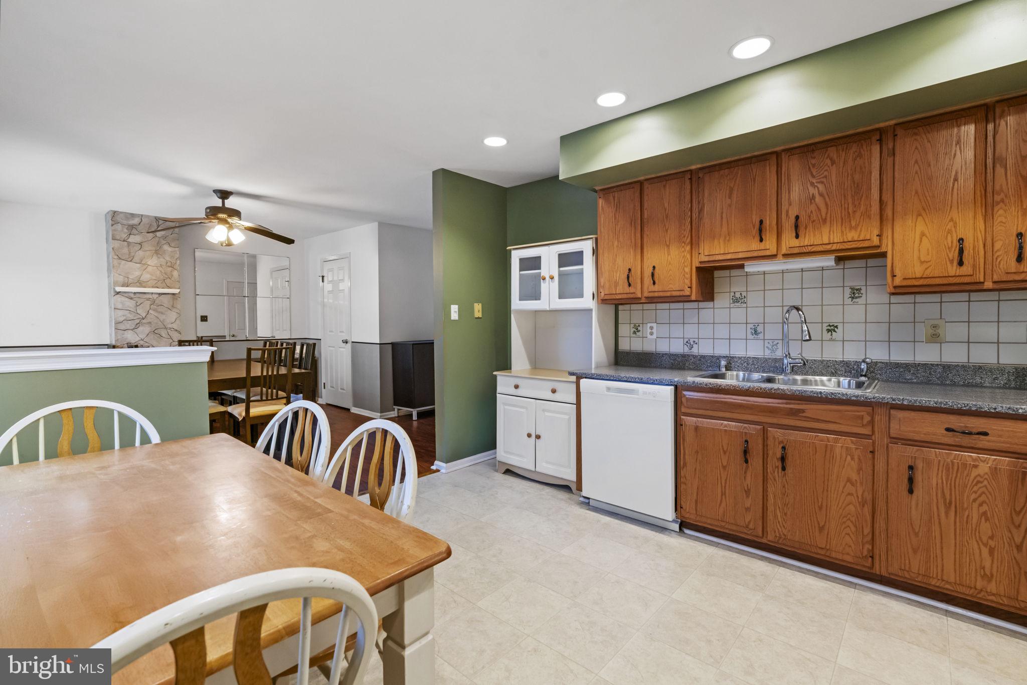 MAPLE SPRINGS - Residential