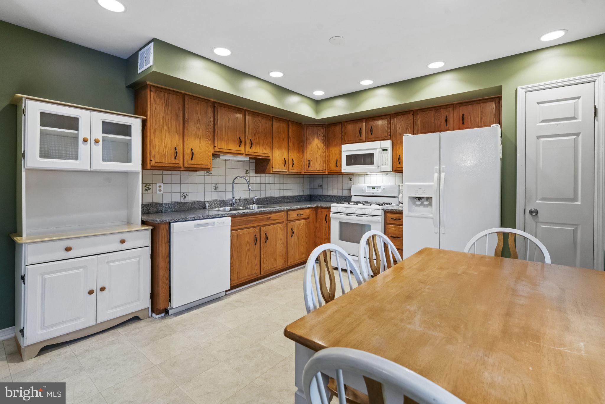 MAPLE SPRINGS - Residential