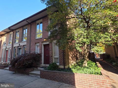Photo of 418 S Hanover Street, BALTIMORE, MD 21201 (MLS # MDBA2192050)