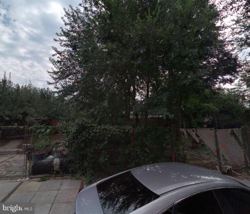 1915 E HAROLD STREET