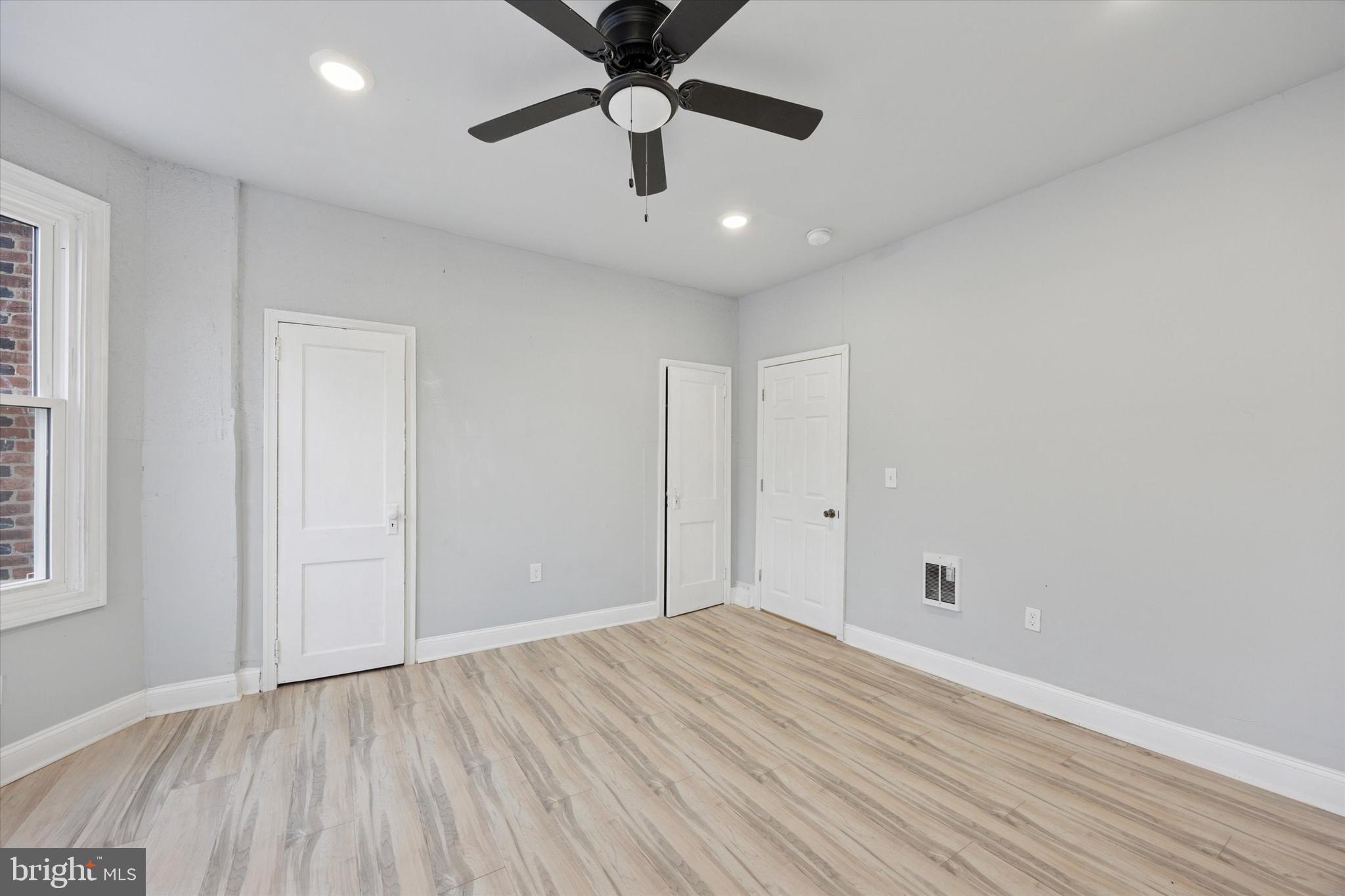 PHILADELPHIA - Commercial Sale