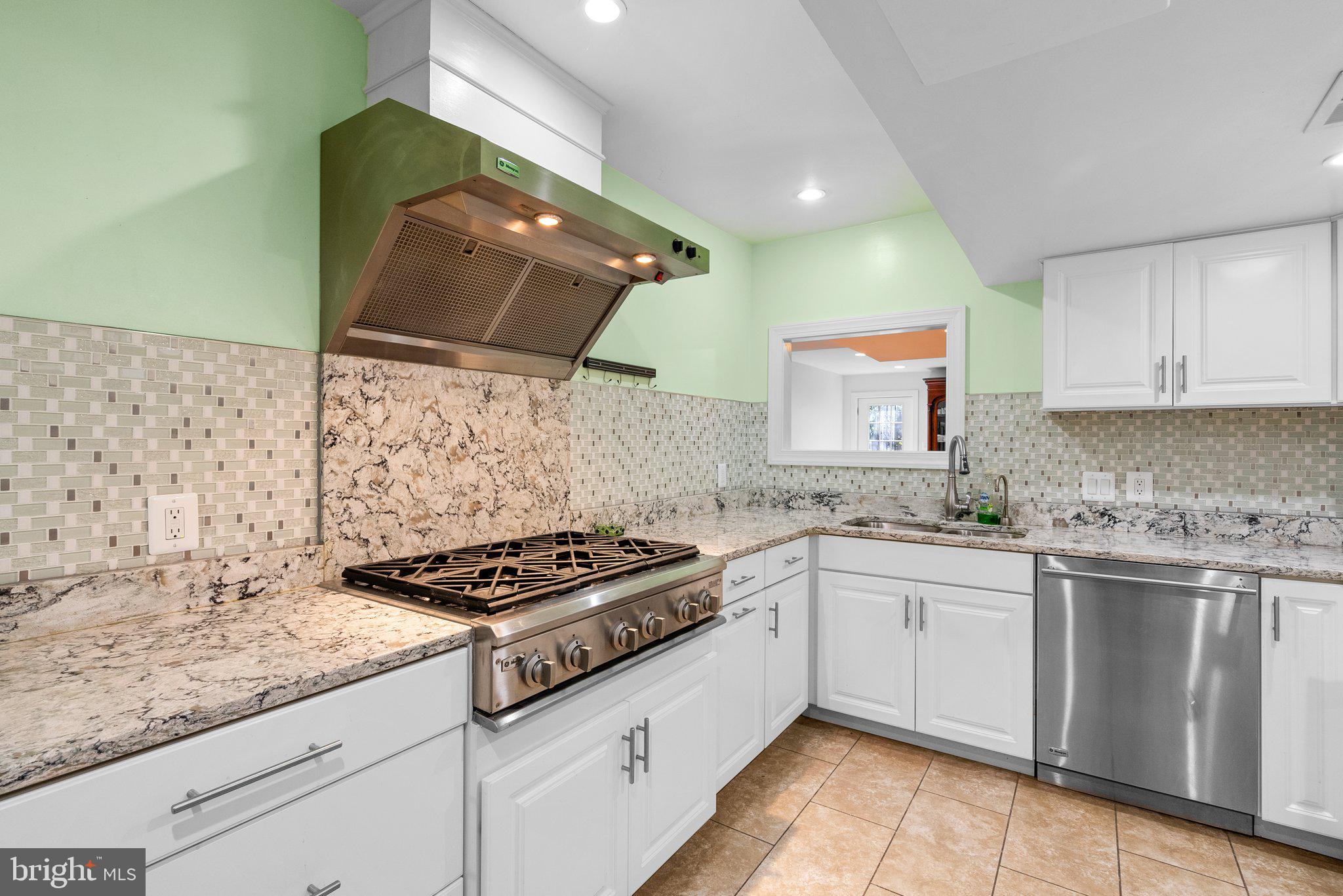 TANTALLON ON THE POTOMAC - Residential