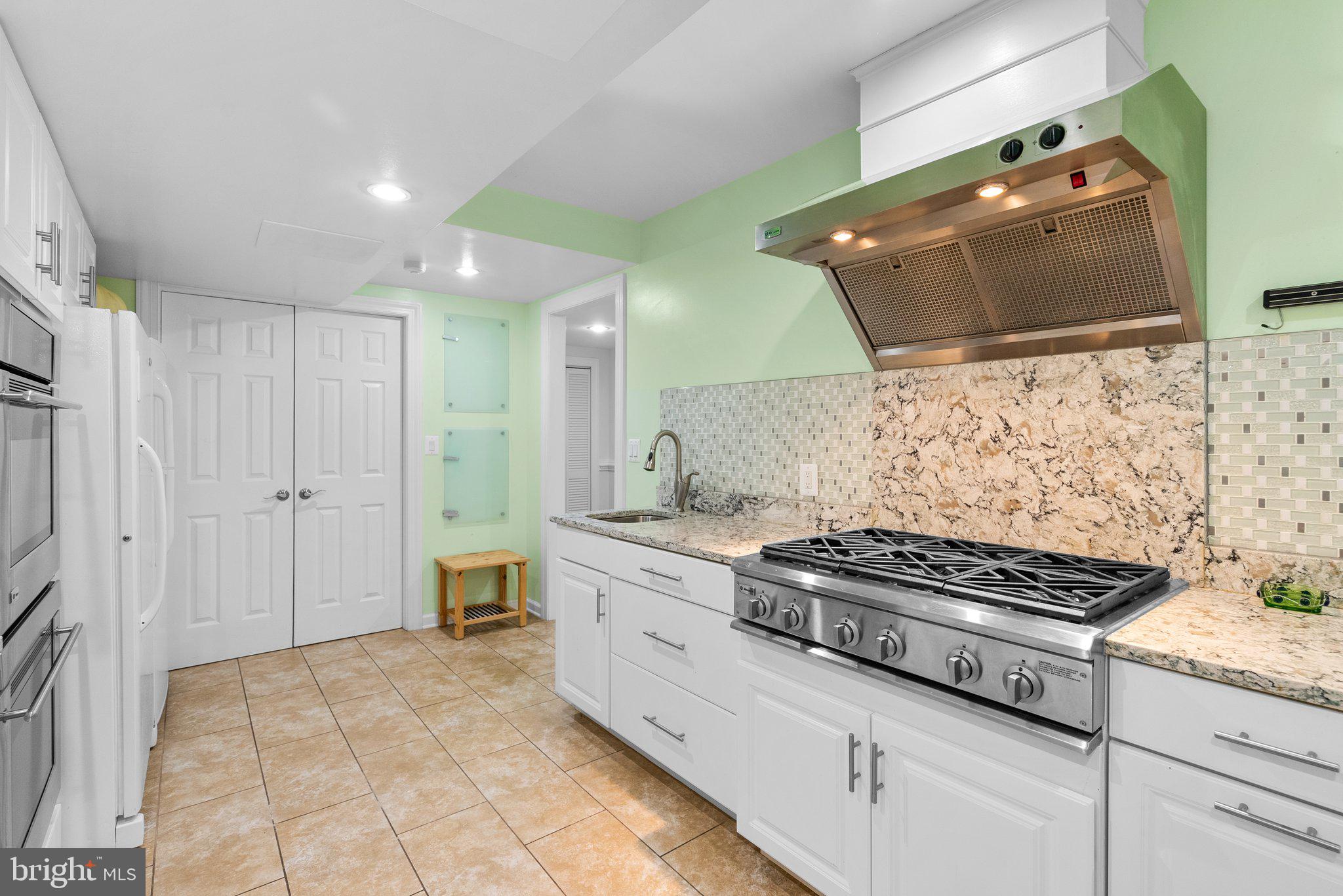 TANTALLON ON THE POTOMAC - Residential