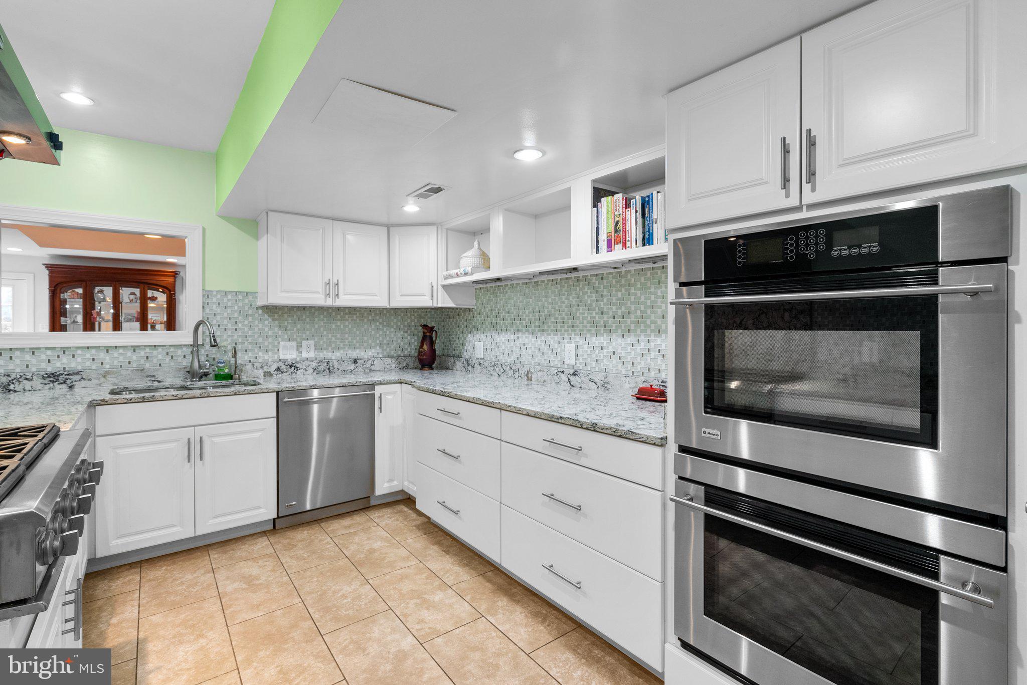 TANTALLON ON THE POTOMAC - Residential