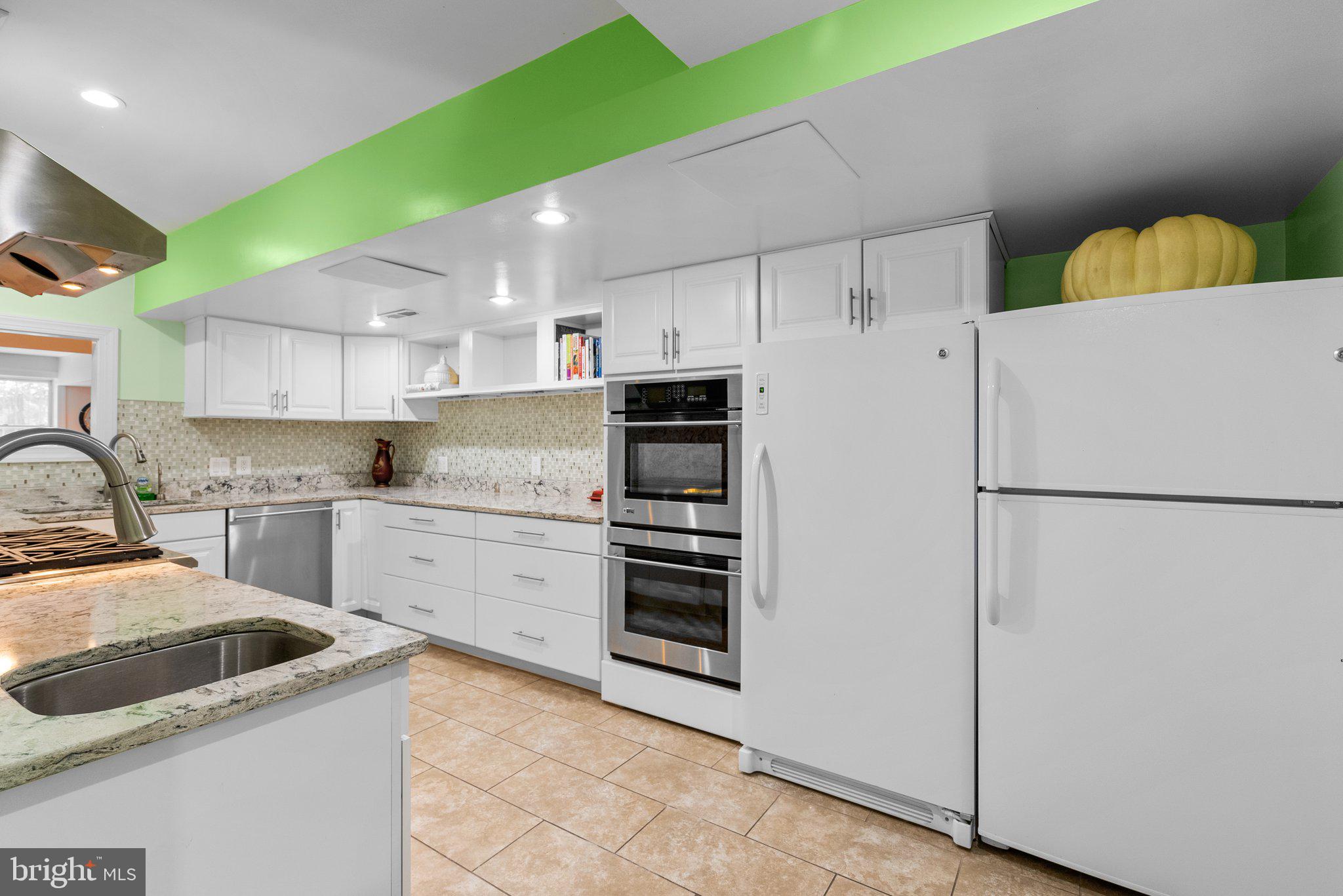 TANTALLON ON THE POTOMAC - Residential