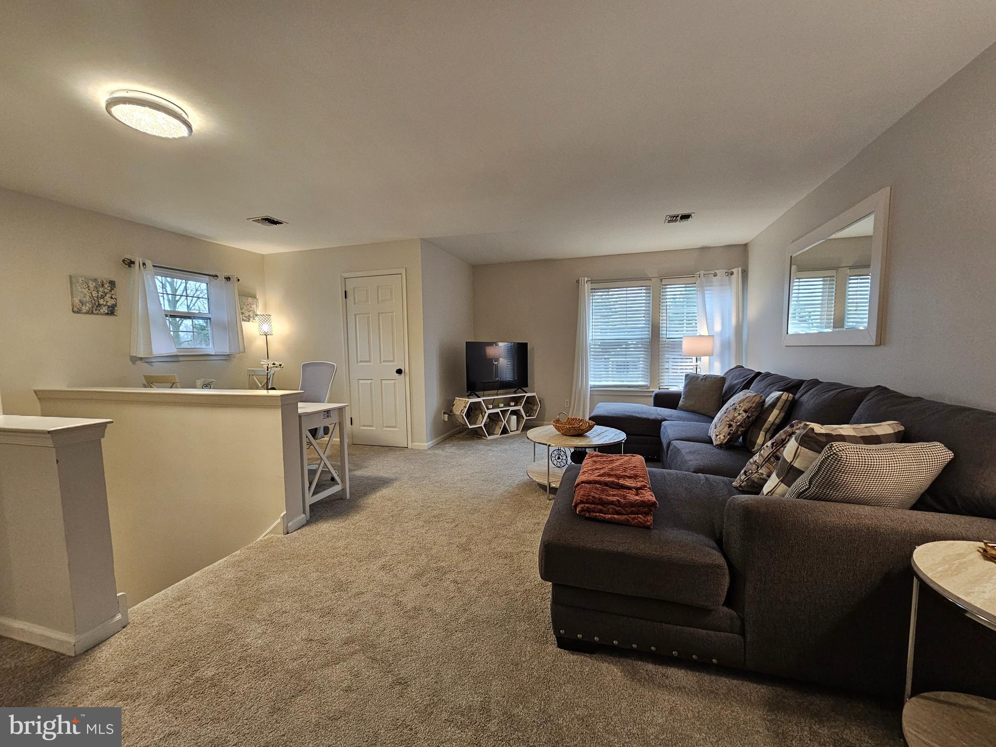 BRADFORD SQUARE - Residential Lease