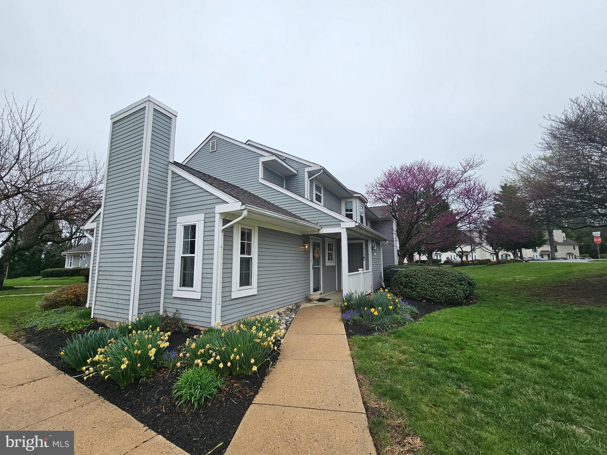 BRADFORD SQUARE - Residential Lease