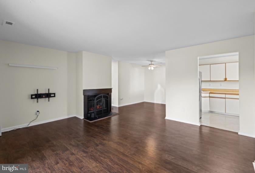 535 CASCADE COURT