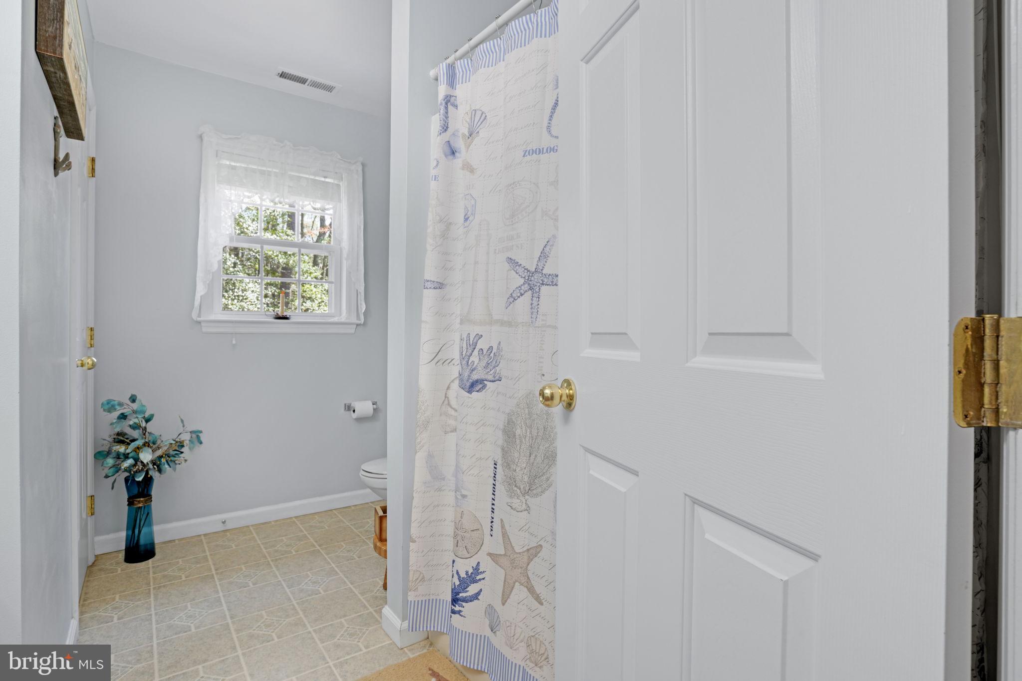 CAPTAIN'S COVE - Residential