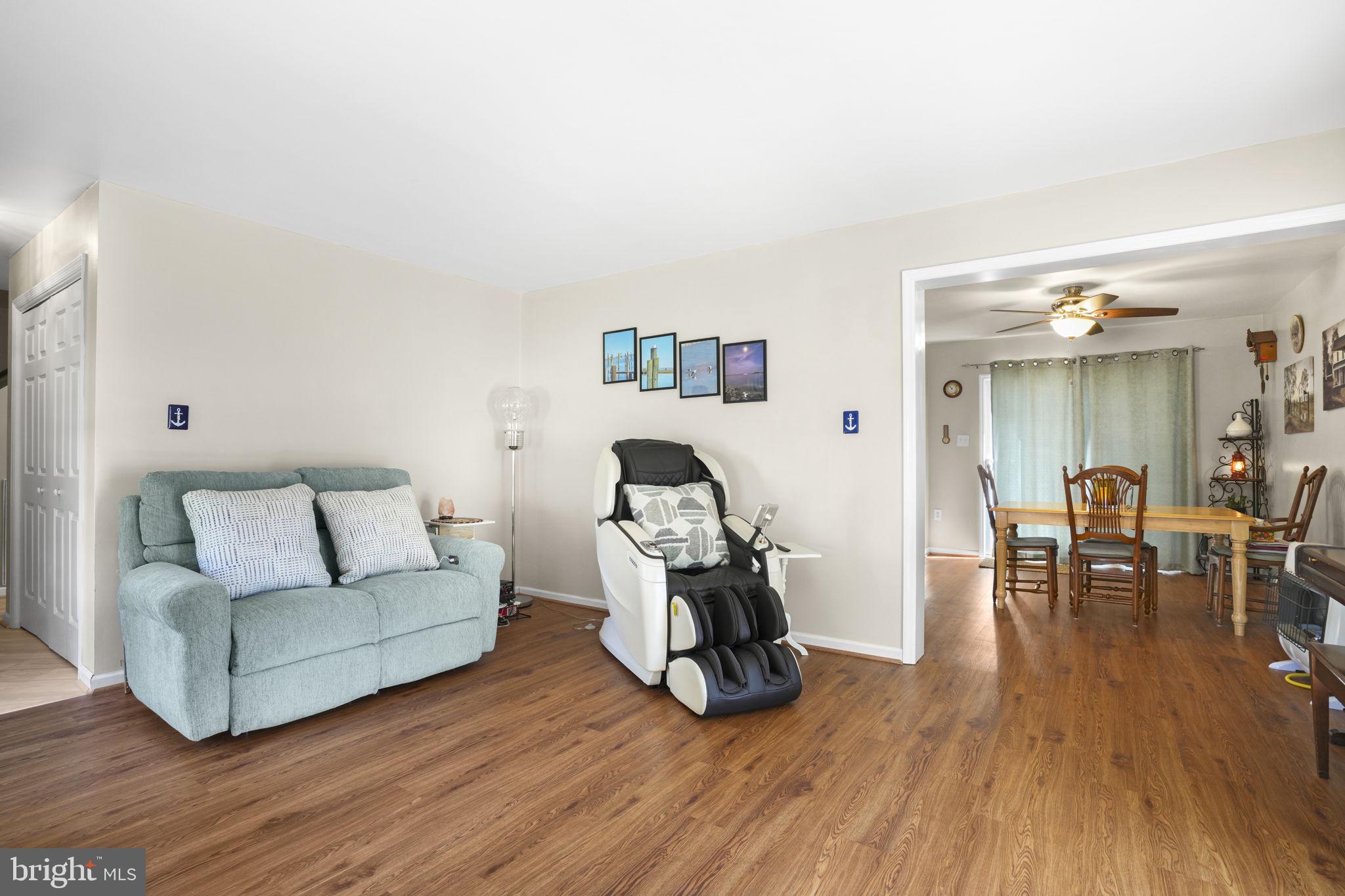 CAPTAIN'S COVE - Residential